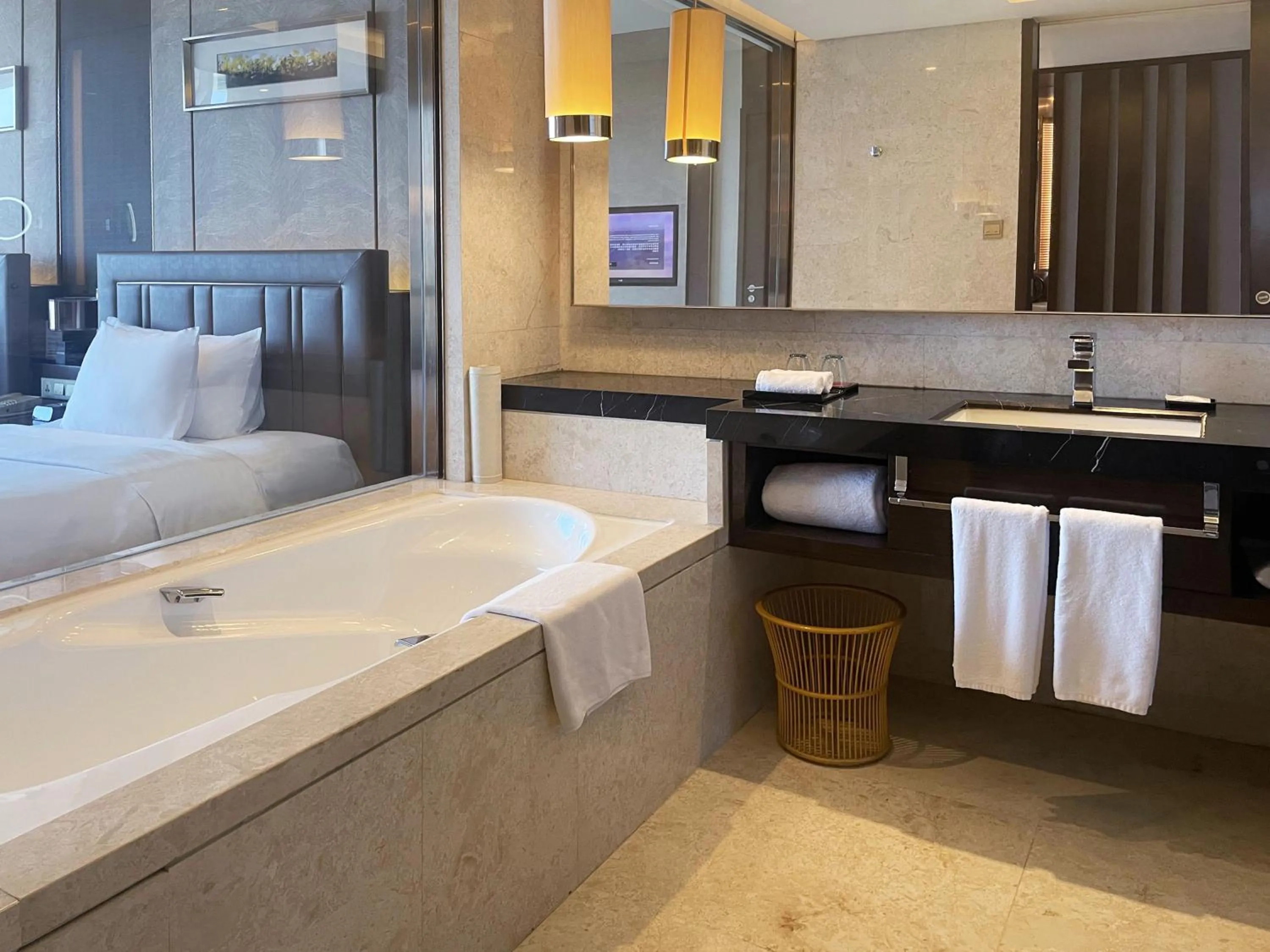 Bathroom, Bed in Crowne Plaza Zhangzhou by IHG