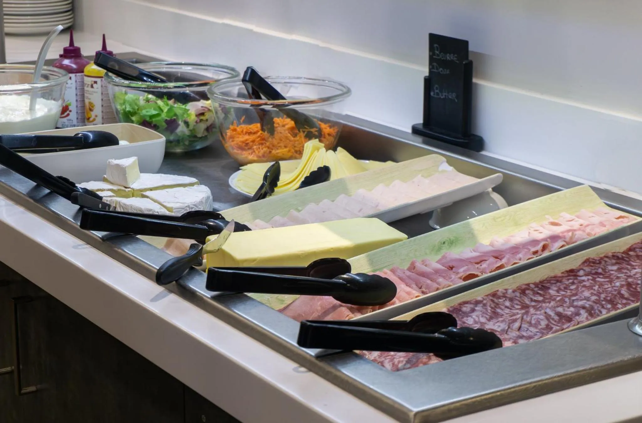 Restaurant/places to eat in Holiday Inn Express Strasbourg Centre by IHG