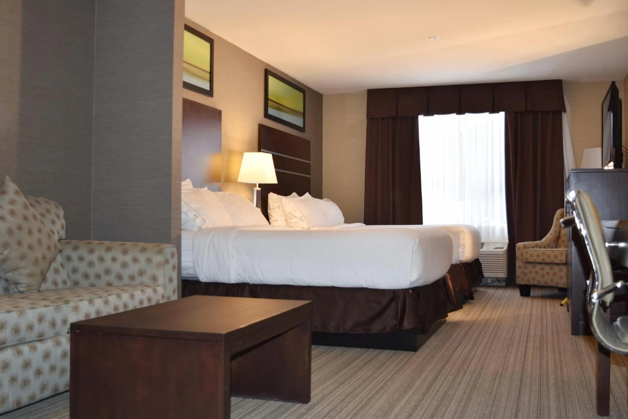 Photo of the whole room, Bed in Holiday Inn Express Golden-Kicking Horse by IHG