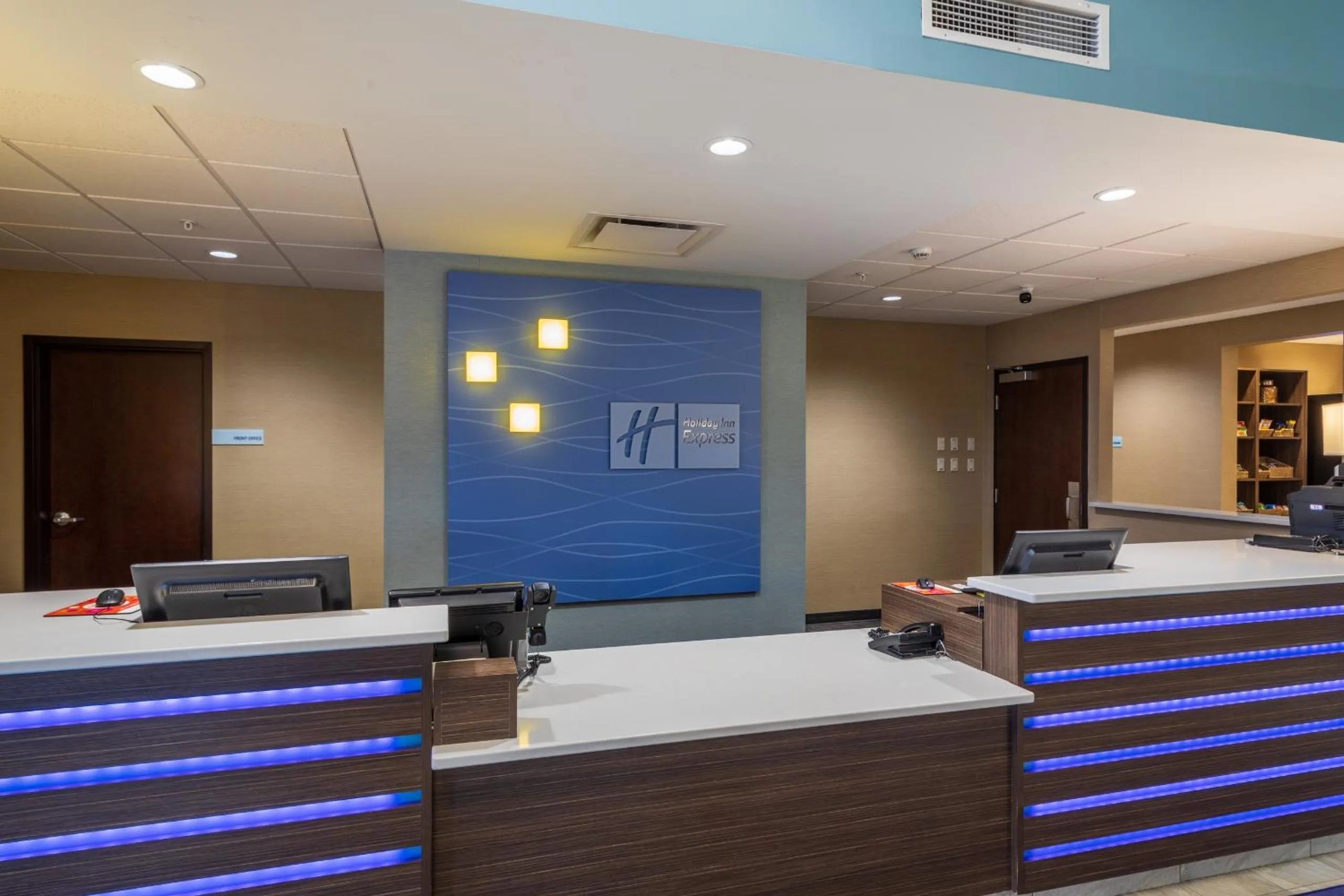 Lobby or reception in Holiday Inn Express Golden-Kicking Horse by IHG