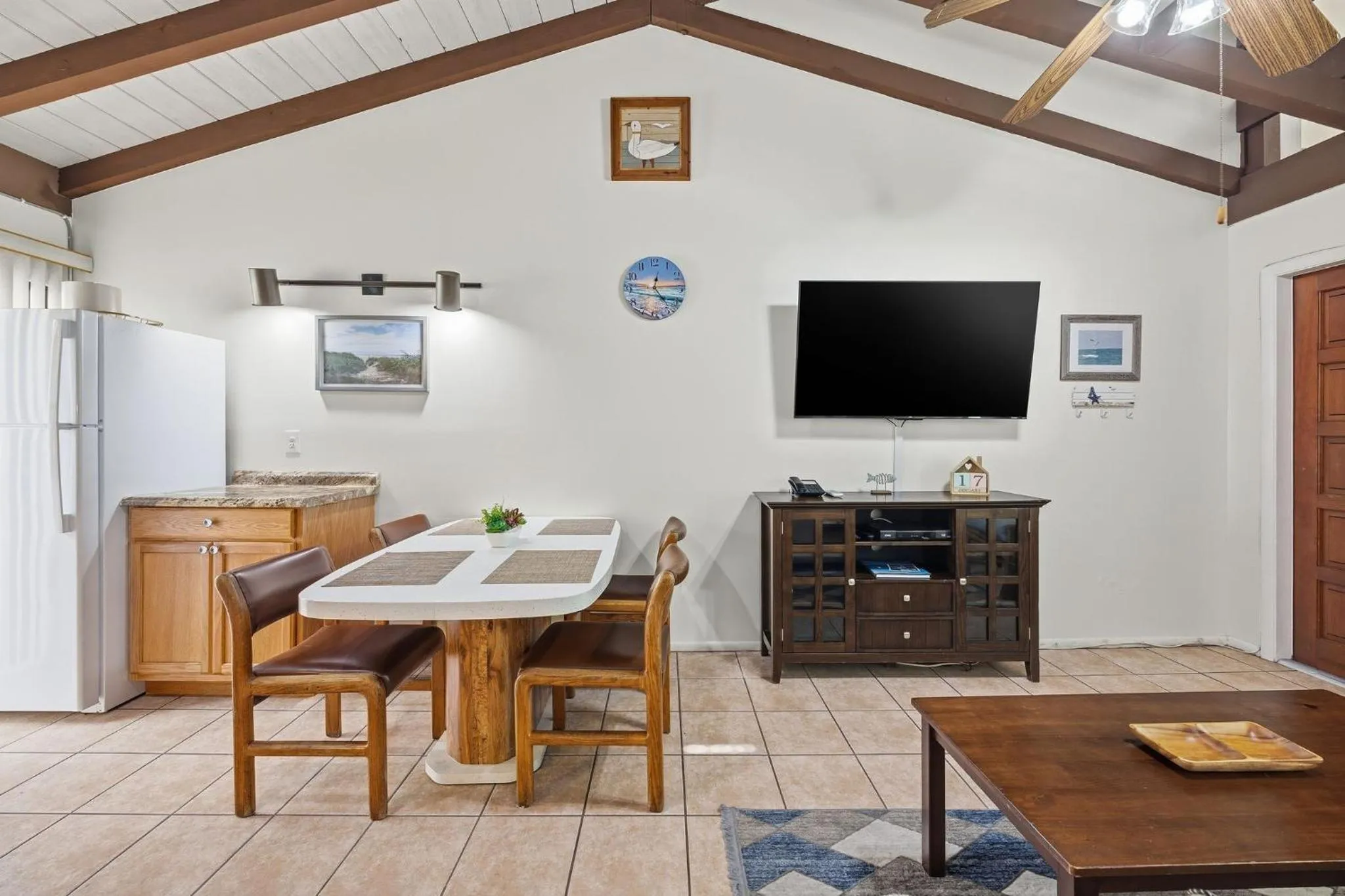 TV and multimedia in Sand Dune Shores