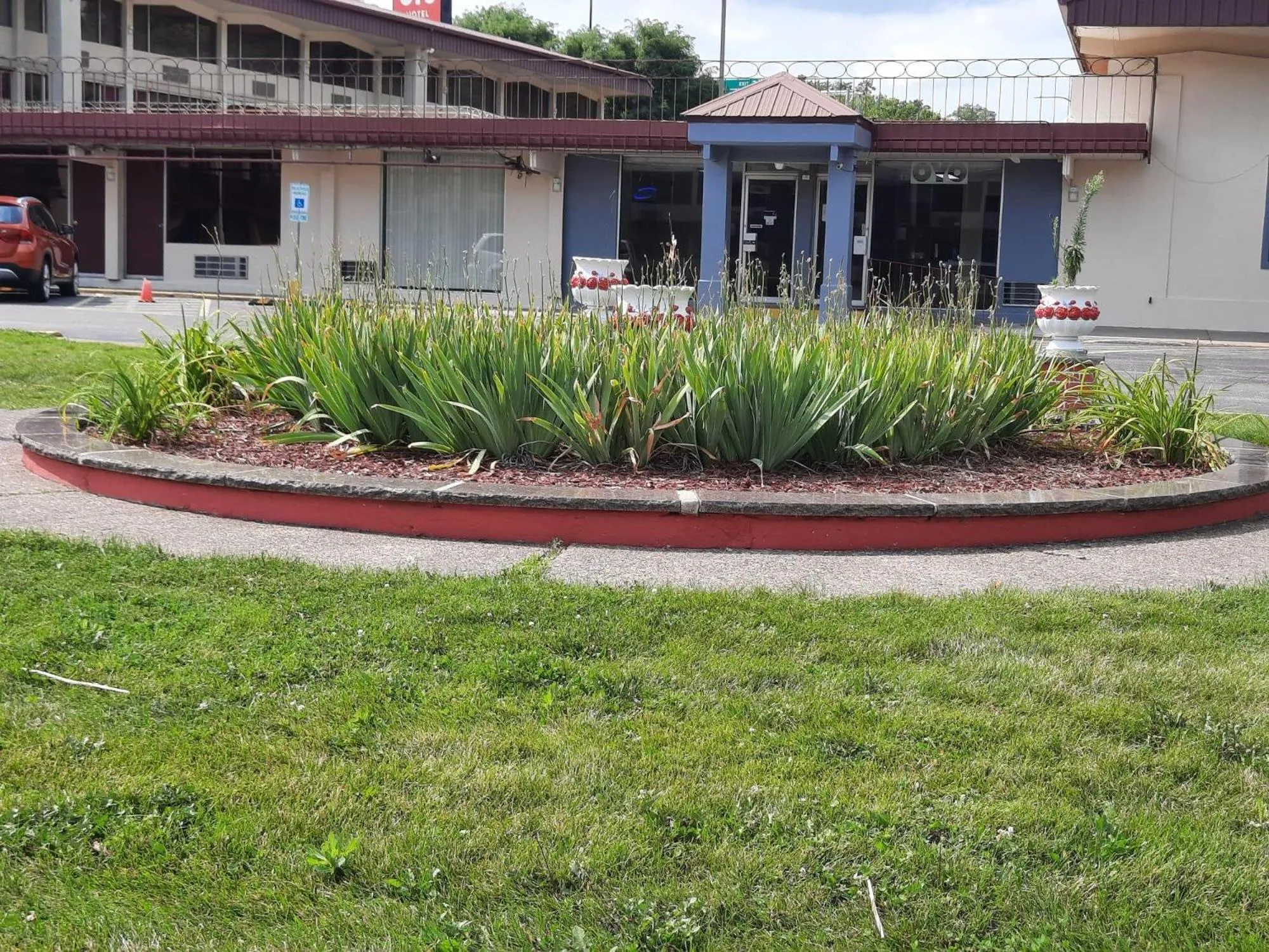 Property building in Americas Best Value Inn Moline