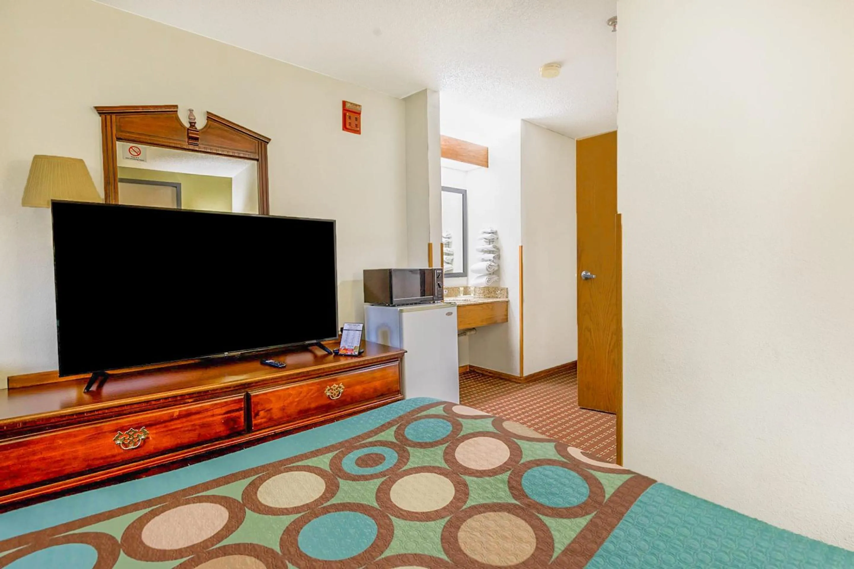 Bedroom, Bed in Super Sleep Inn