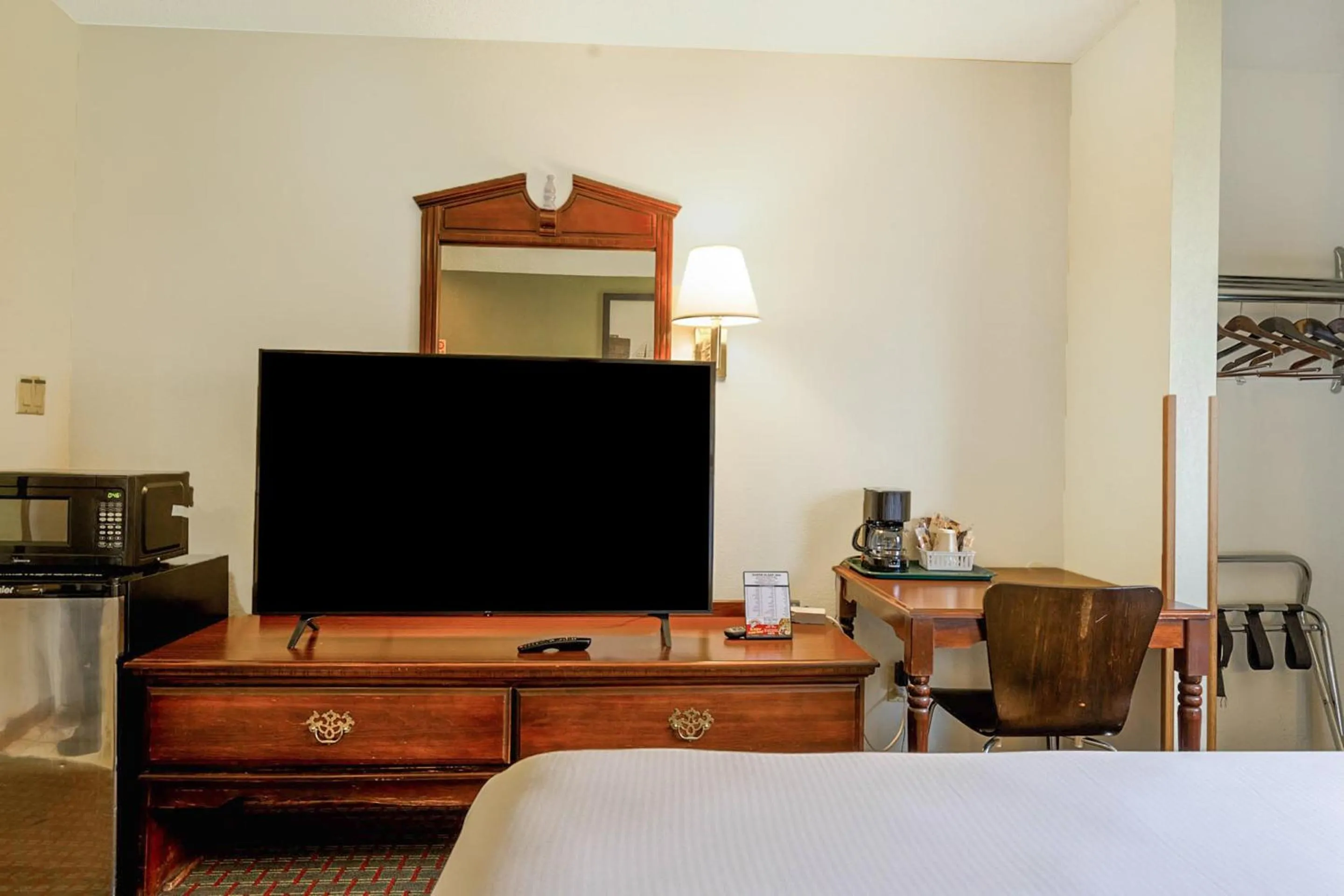 Bedroom, Bed in Super Sleep Inn