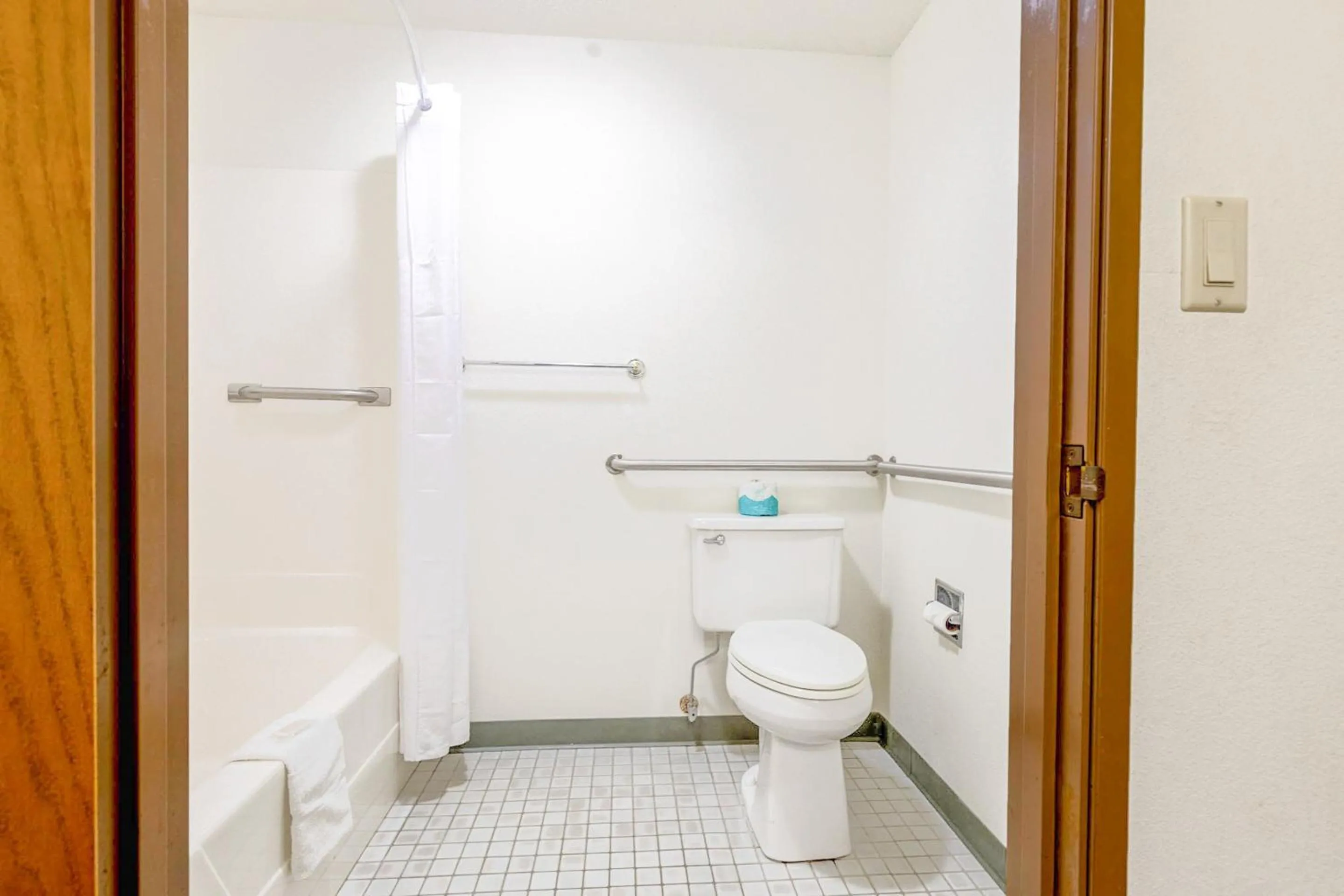 Bathroom in Super Sleep Inn