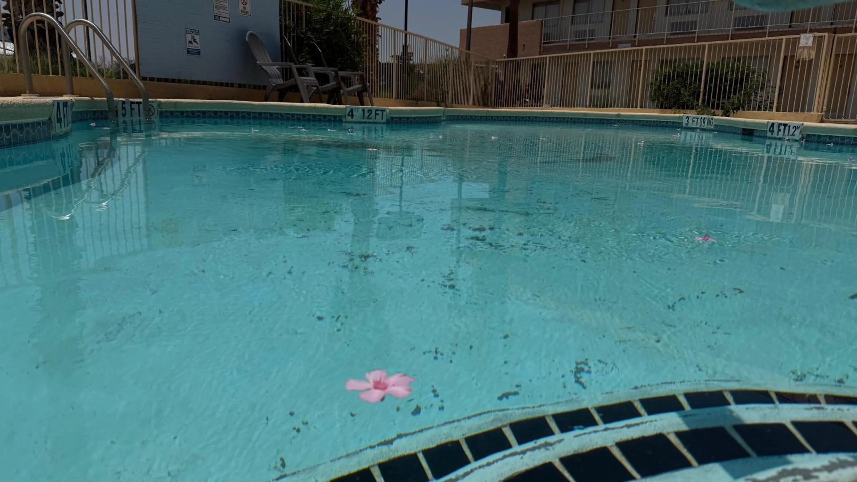 Pool view in GO2 Inn & Suites by Relianse - El Paso