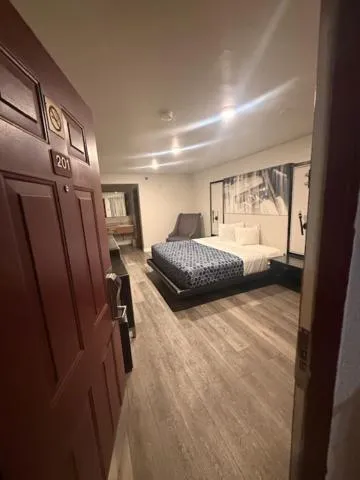 Bed in GO2 Inn & Suites by Relianse - El Paso