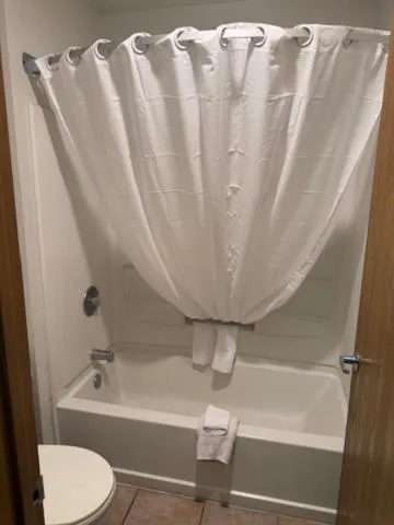 Shower in GO2 Inn & Suites by Relianse - El Paso