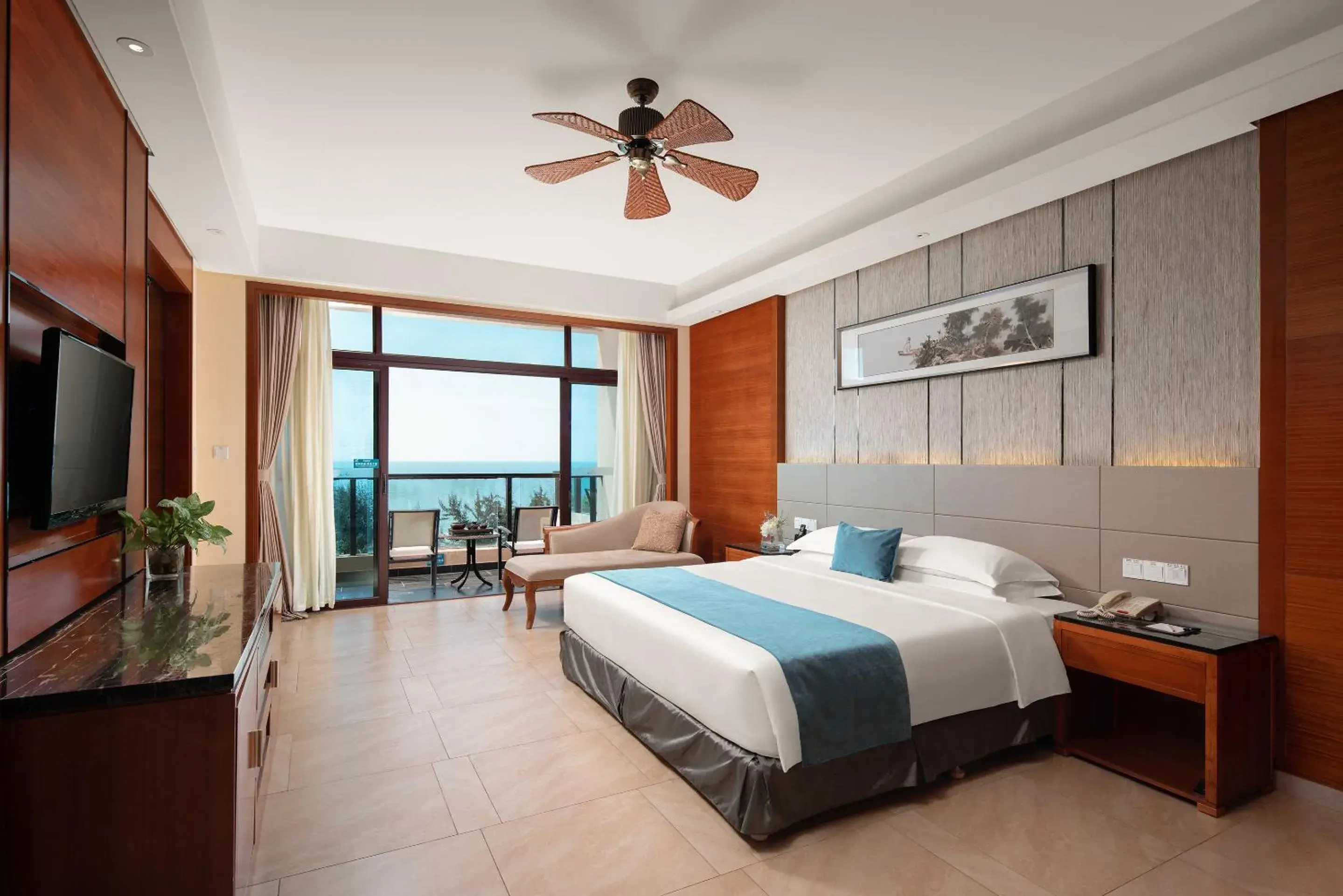 Superior Suite with Sea View in Country Garden Golden Beach Spring Hotel Superior Suite with Sea View in Country Garden Golden Beach Spring Hotel