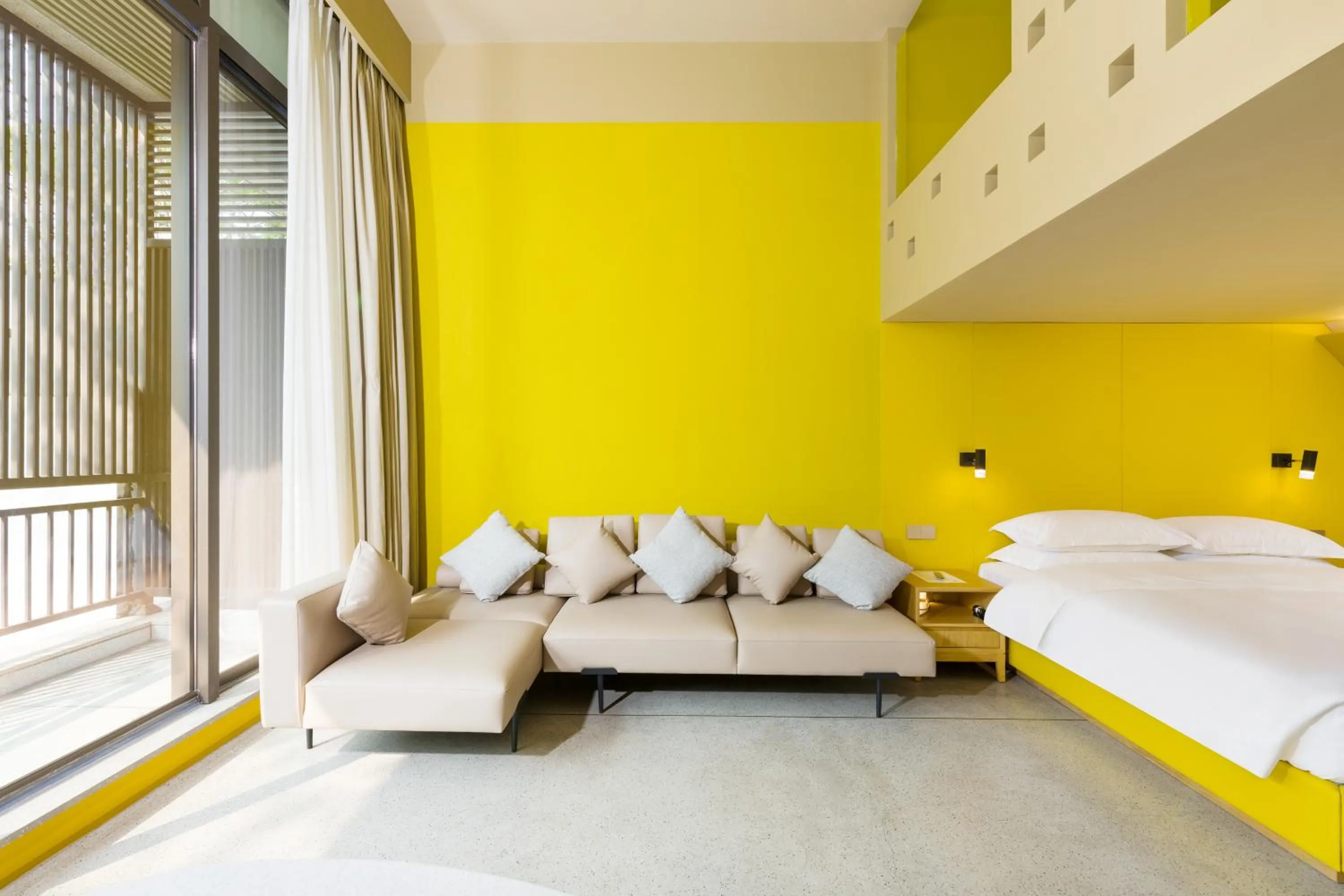 Seating area, Bed in SongShan Lake PingShang Serviced Hotel