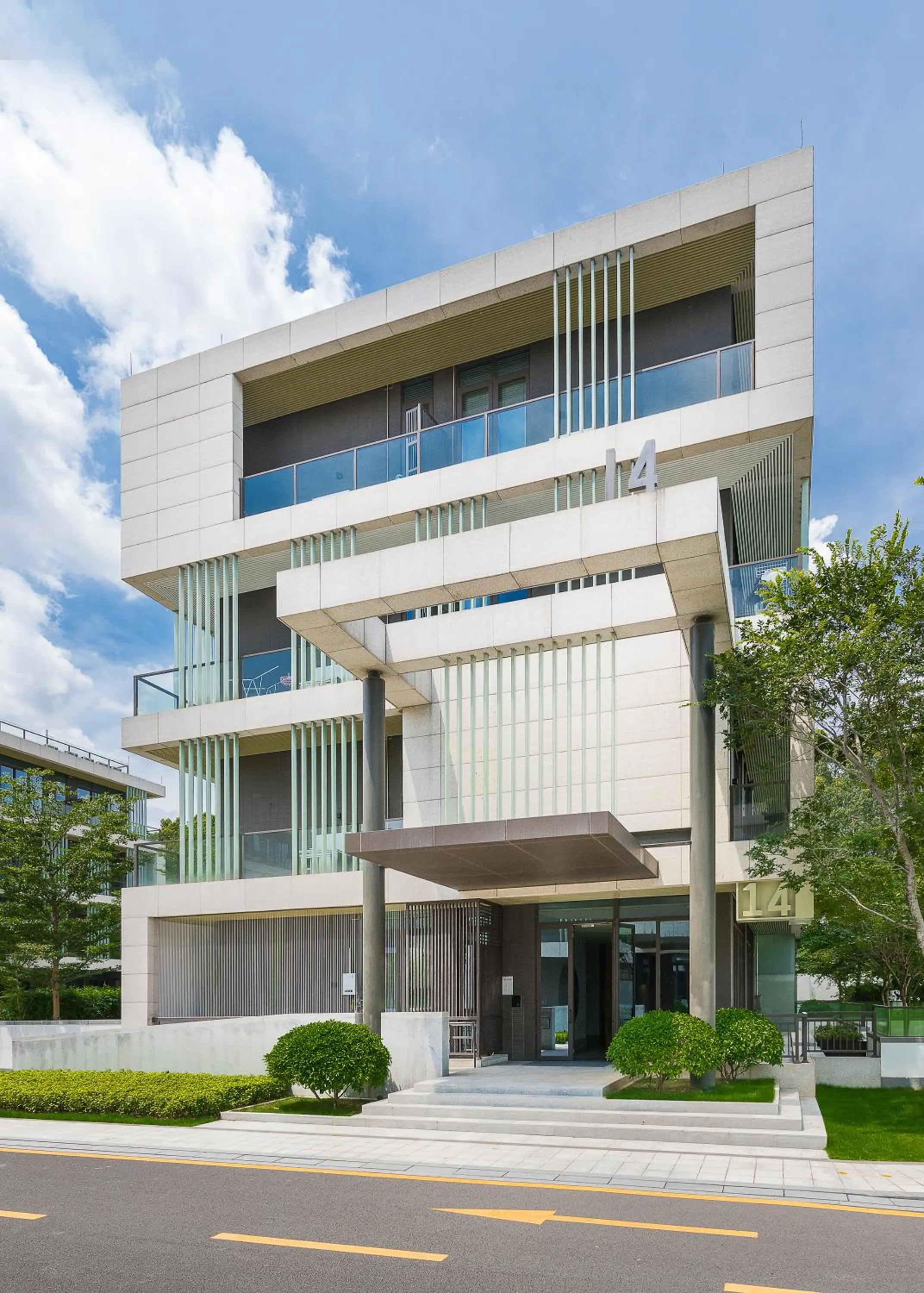 Property building in SongShan Lake PingShang Serviced Hotel