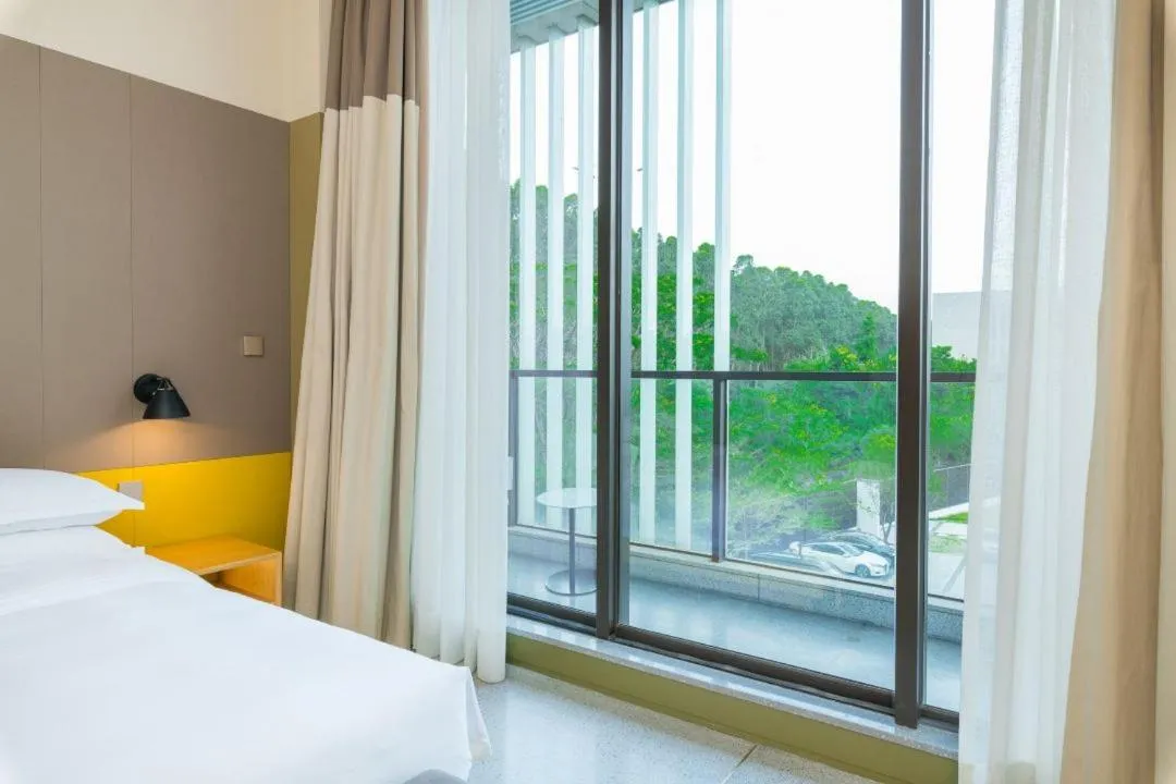 Bed in SongShan Lake PingShang Serviced Hotel