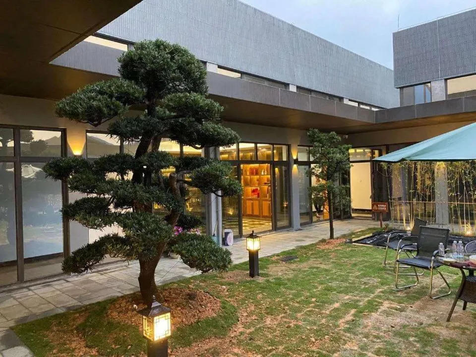 Property building in SongShan Lake PingShang Serviced Hotel