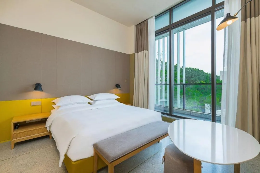 Photo of the whole room, Bed in SongShan Lake PingShang Serviced Hotel