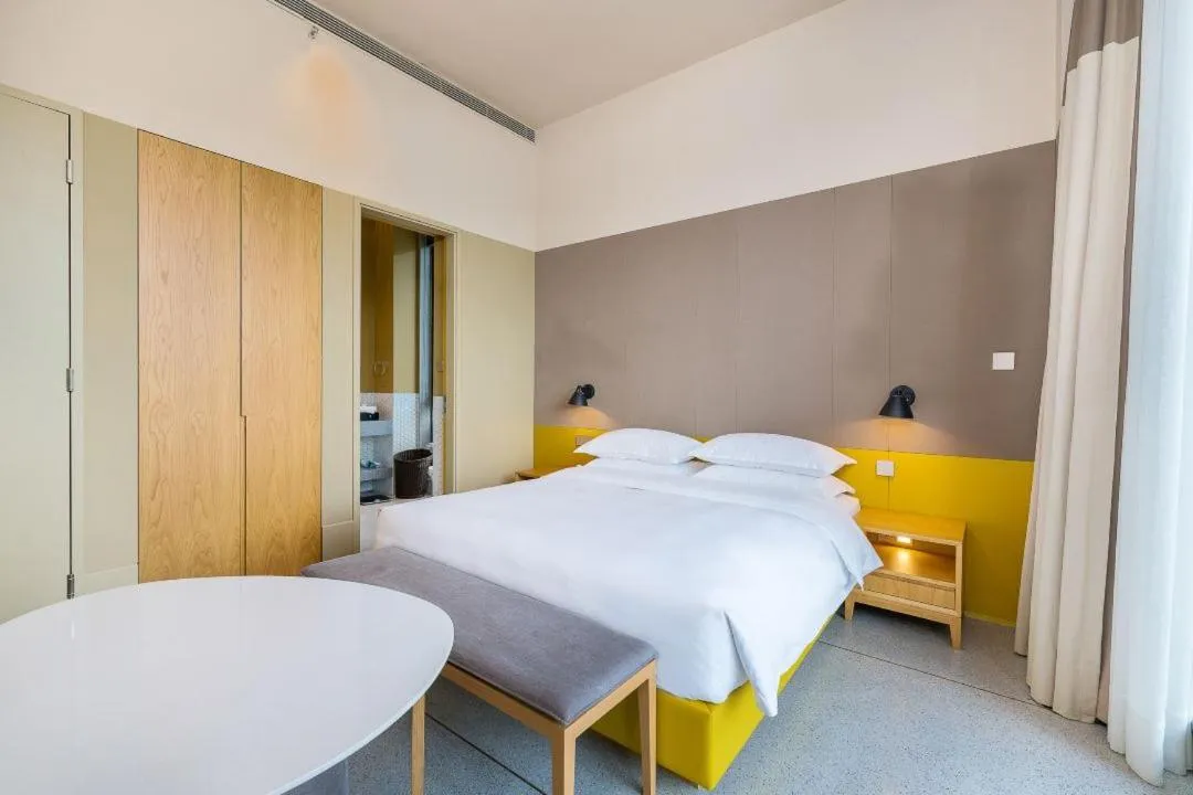 Photo of the whole room, Bed in SongShan Lake PingShang Serviced Hotel