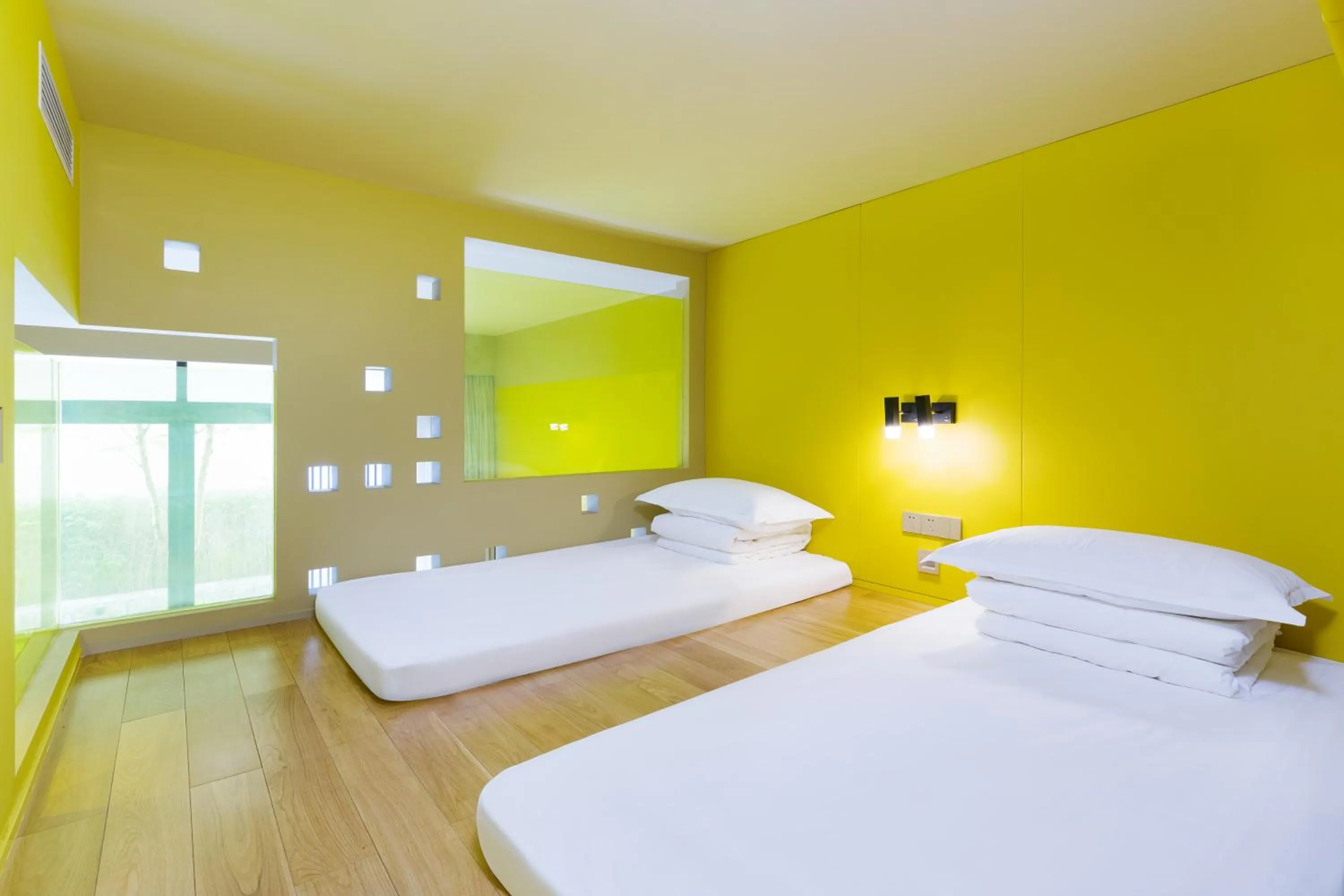 Photo of the whole room, Bed in SongShan Lake PingShang Serviced Hotel