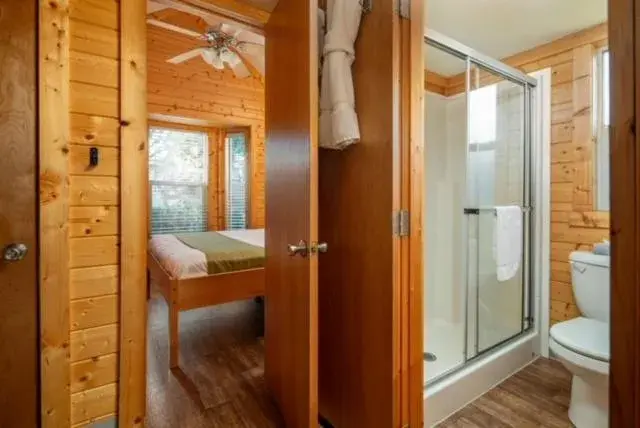 Superior Cottage - Fishing in Sheltered Nook On Tillamook Bay Superior Cottage - Fishing in Sheltered Nook On Tillamook Bay