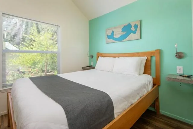 Bed in Sheltered Nook On Tillamook Bay