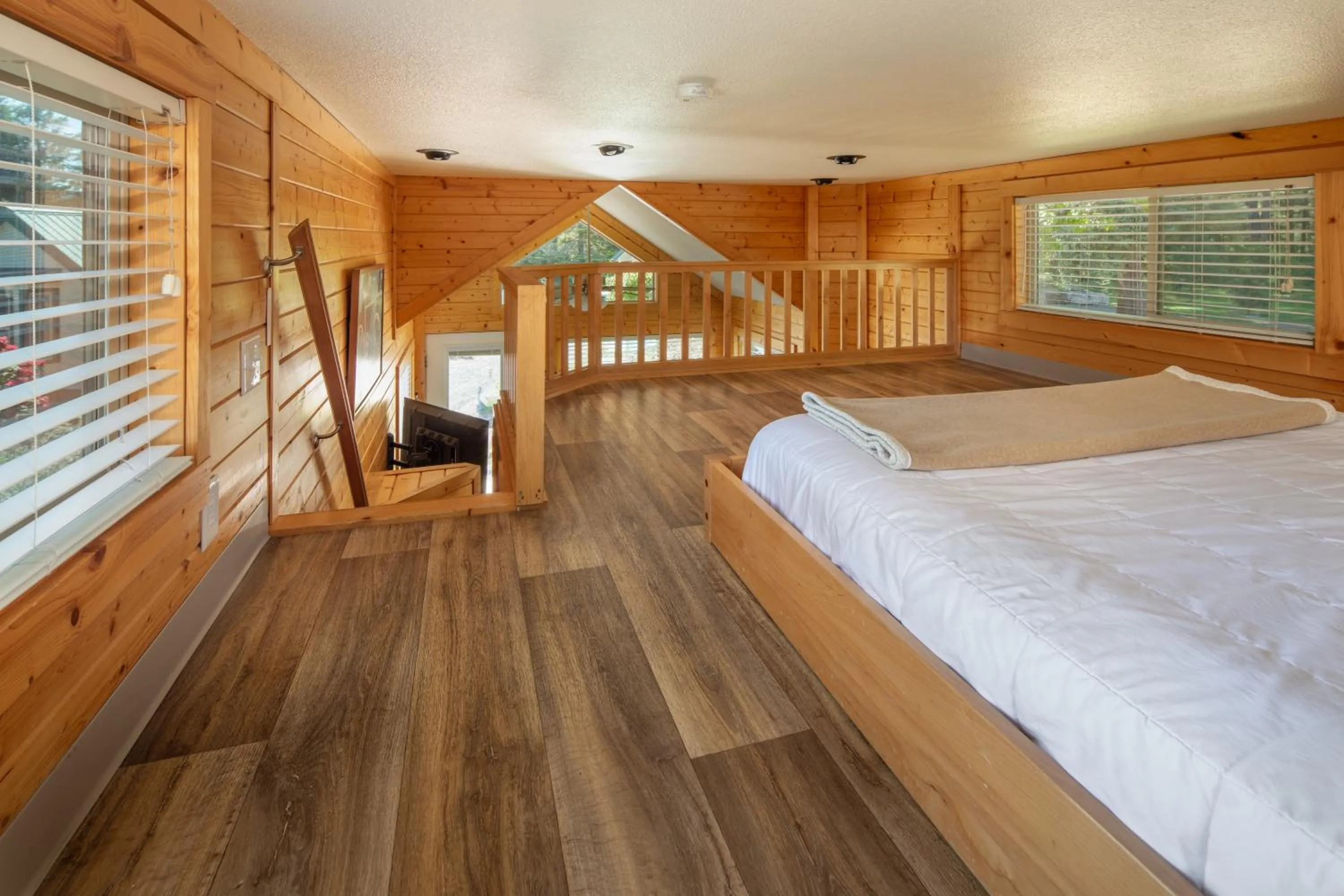 Bed in Sheltered Nook On Tillamook Bay