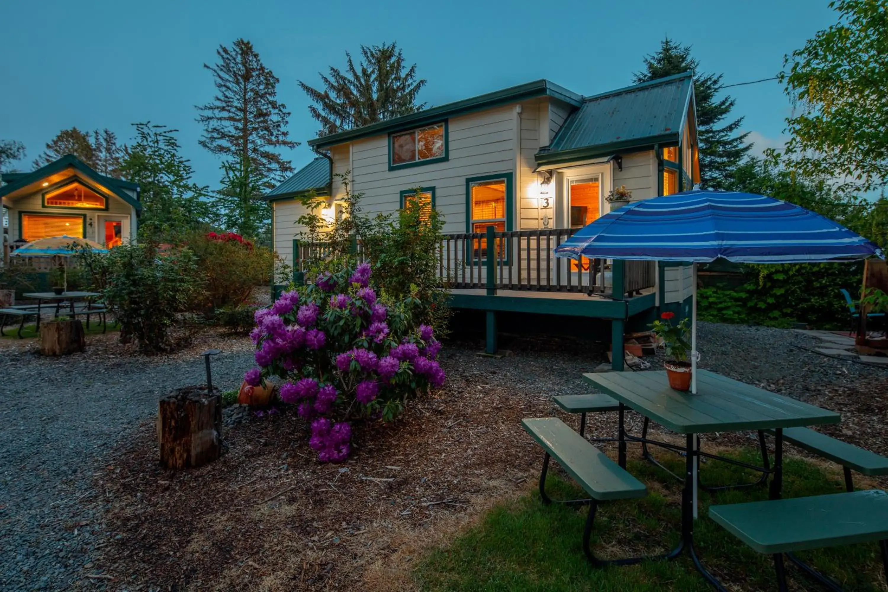 Superior Cotage - Garden in Sheltered Nook On Tillamook Bay Superior Cotage - Garden in Sheltered Nook On Tillamook Bay