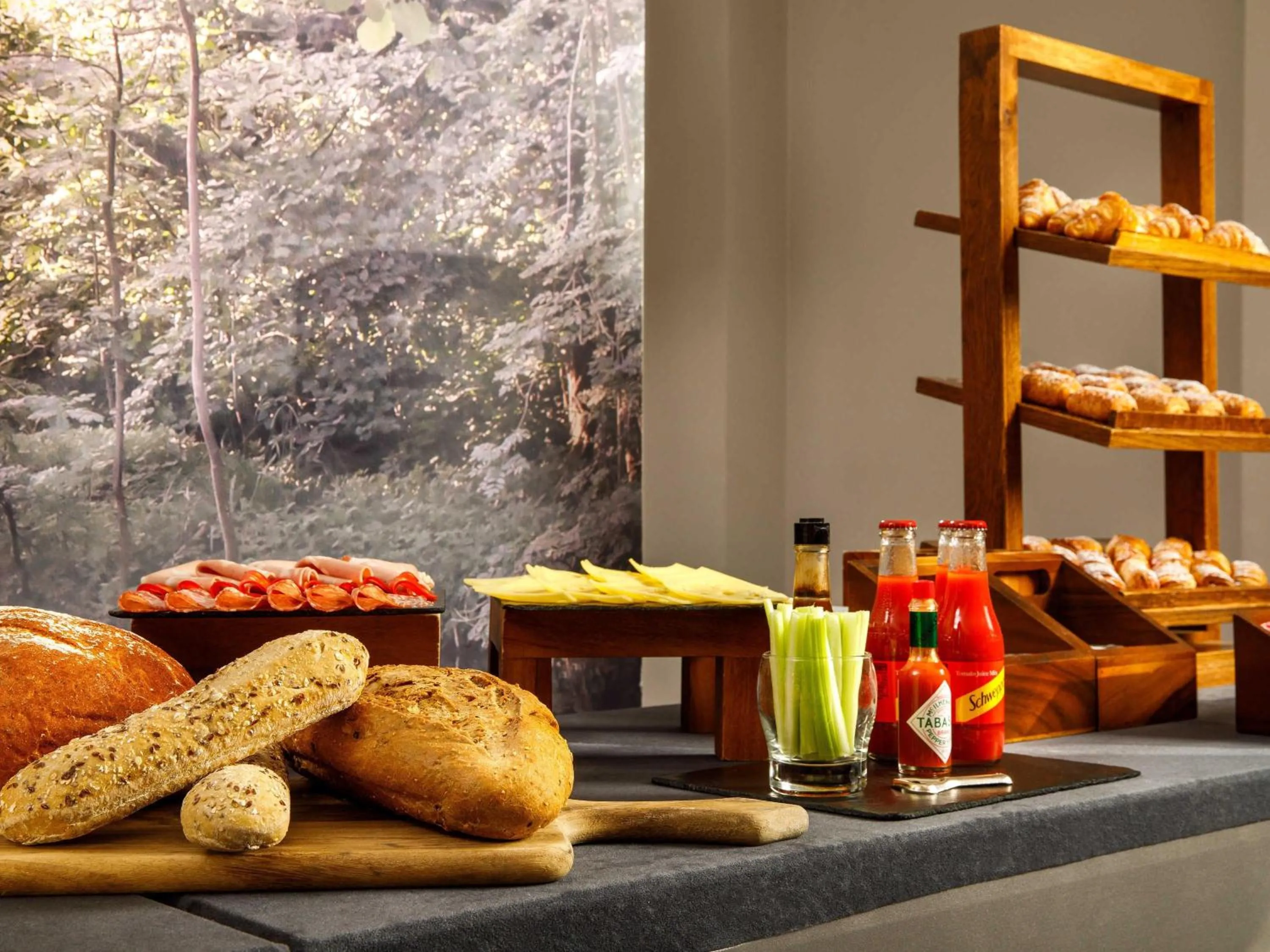 Breakfast in Mercure Gloucester Bowden Hall Hotel