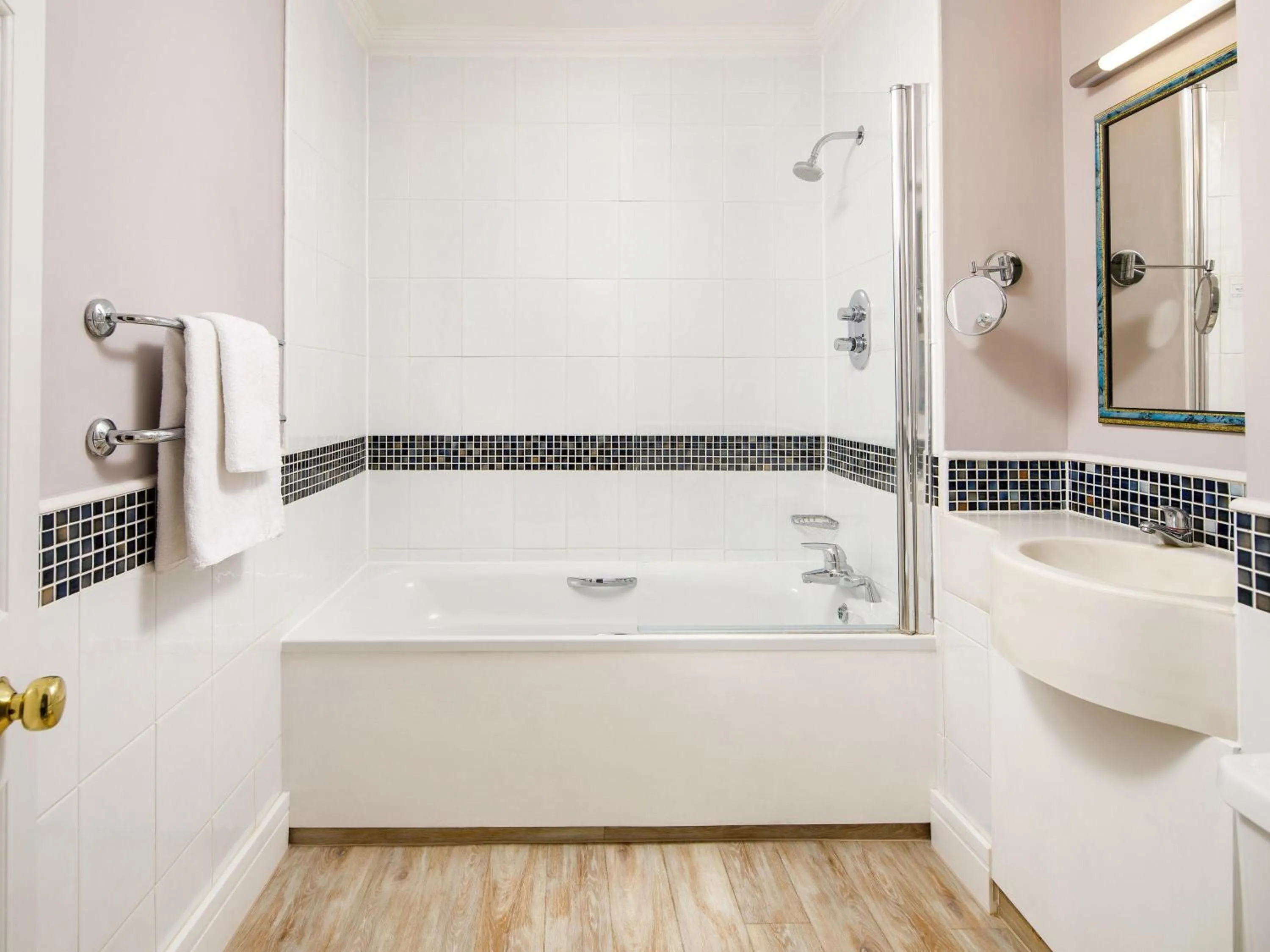 Bedroom in Mercure Gloucester Bowden Hall Hotel