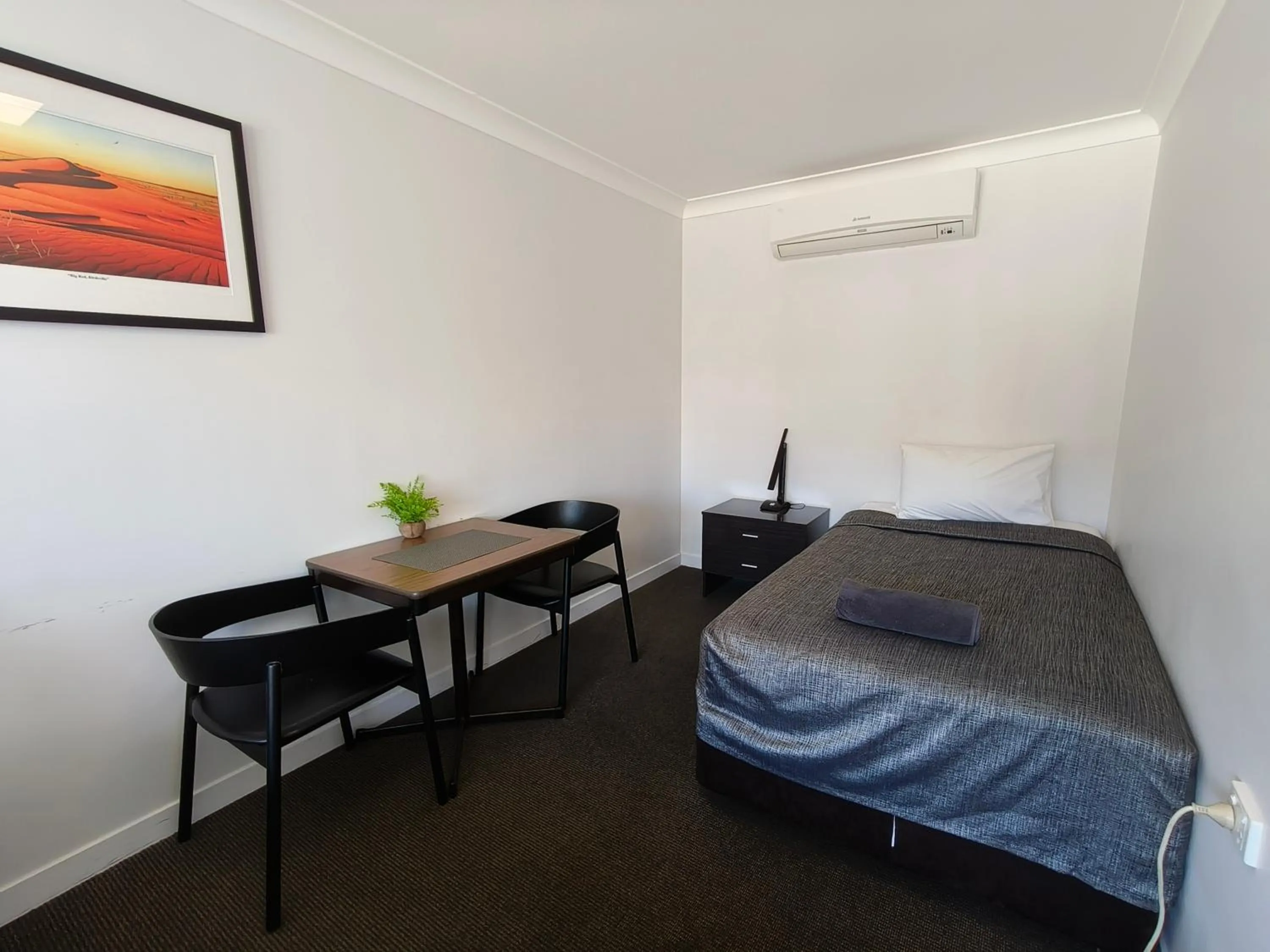 Bedroom, Bed in Gunnedah Lodge Motel