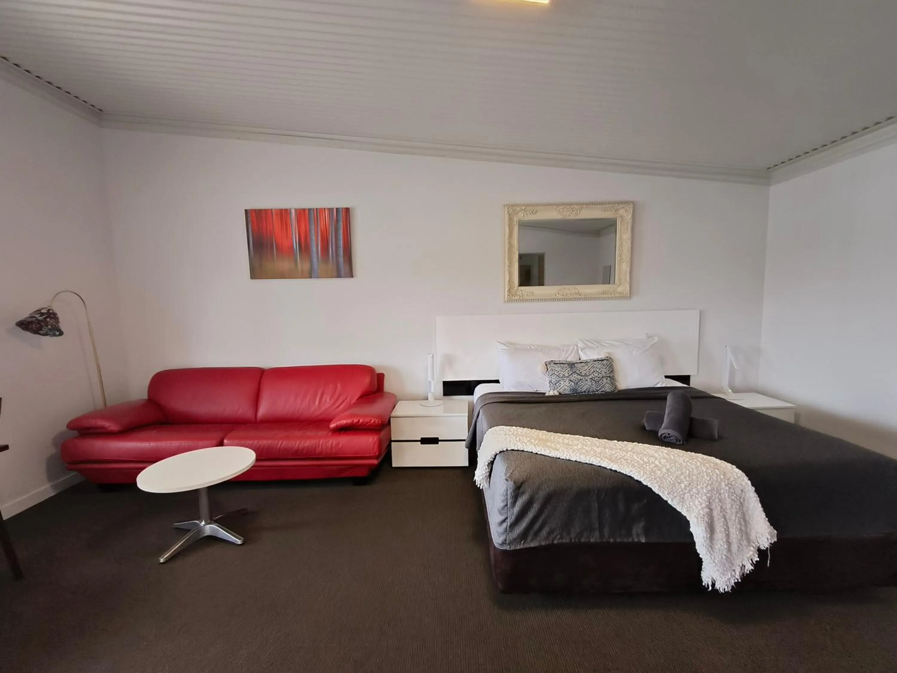 Bed in Gunnedah Lodge Motel