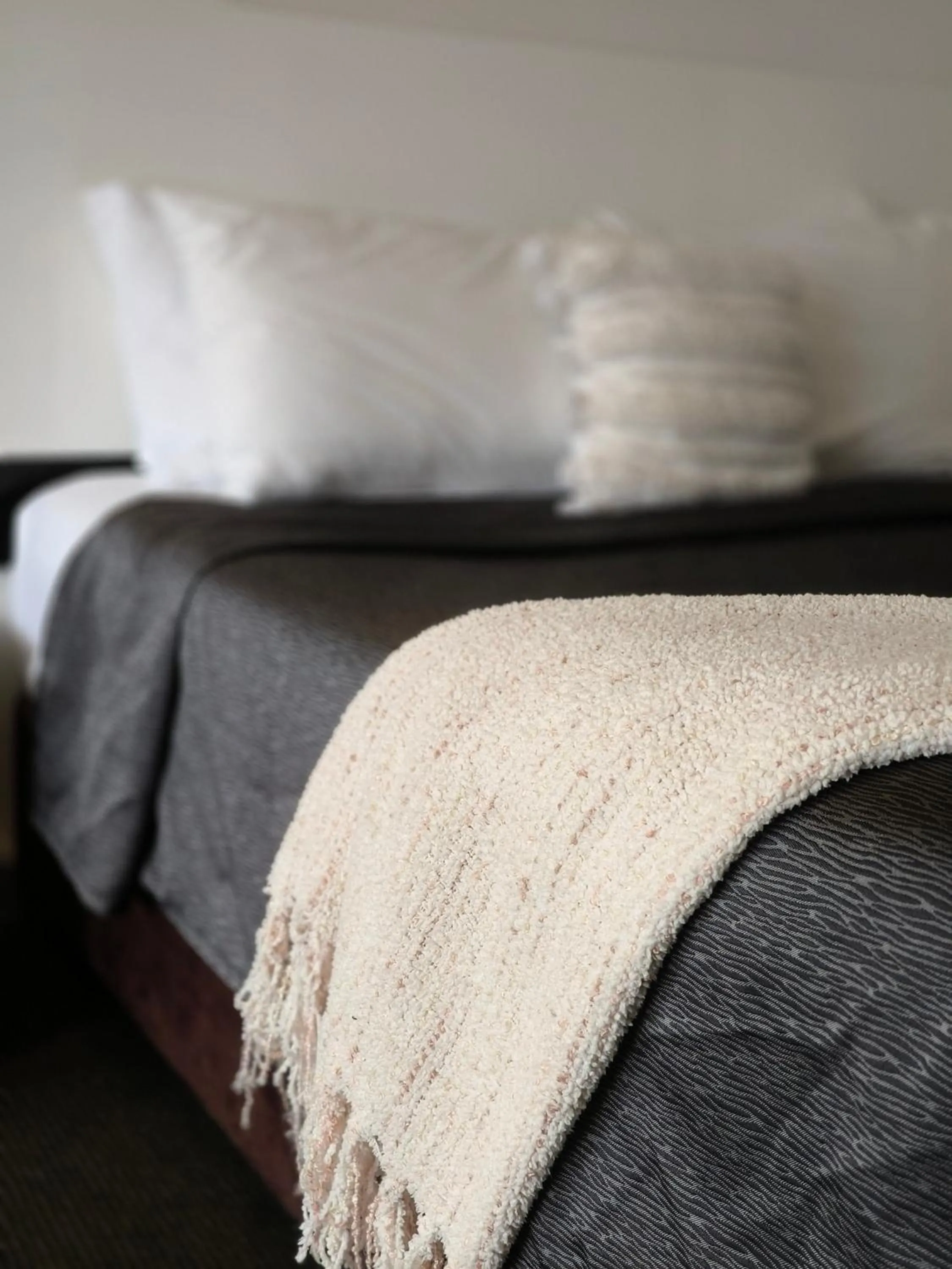 Bed in Gunnedah Lodge Motel