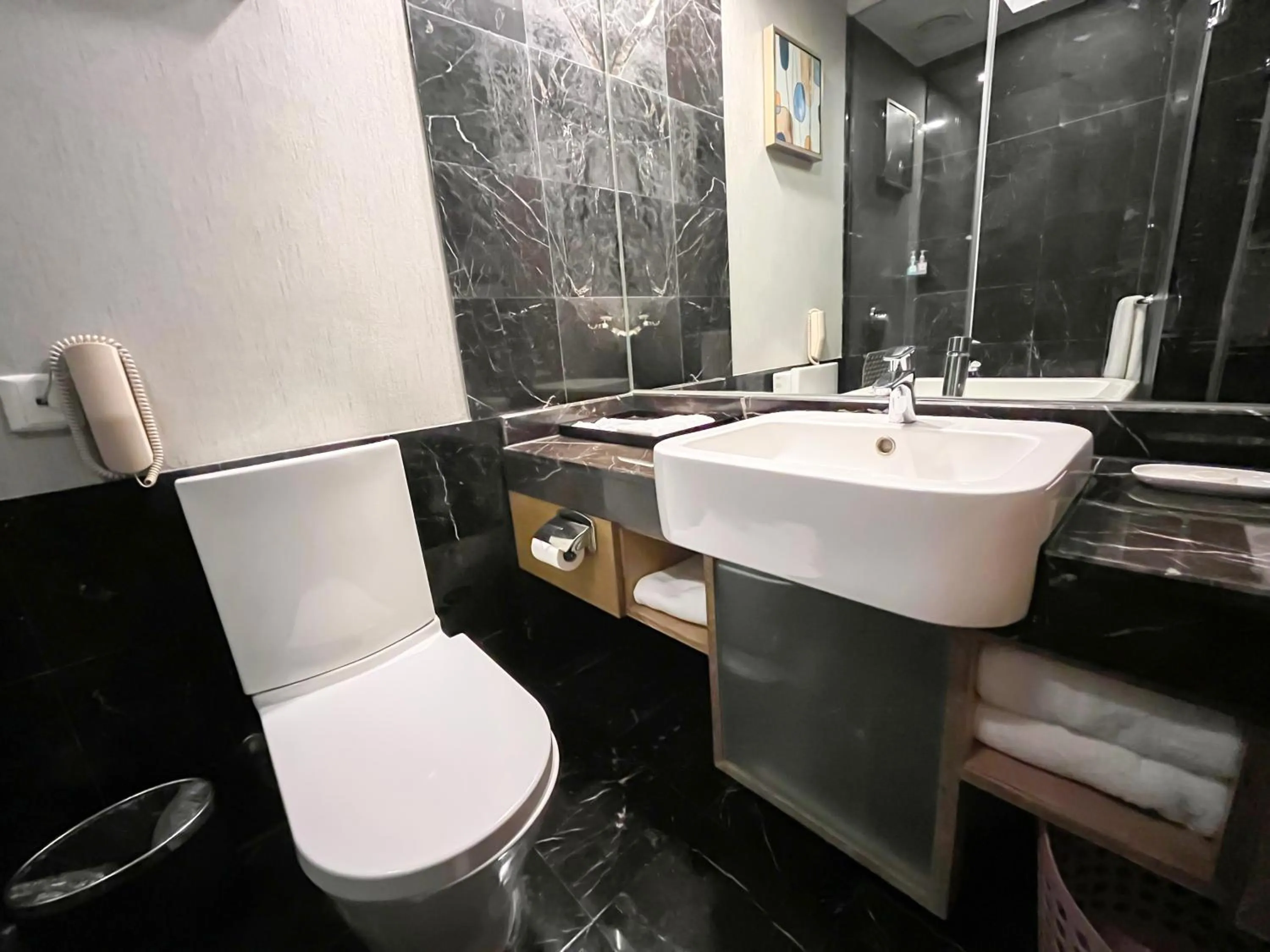 Toilet in Jinrui Sunshine Hotel Pengzhou