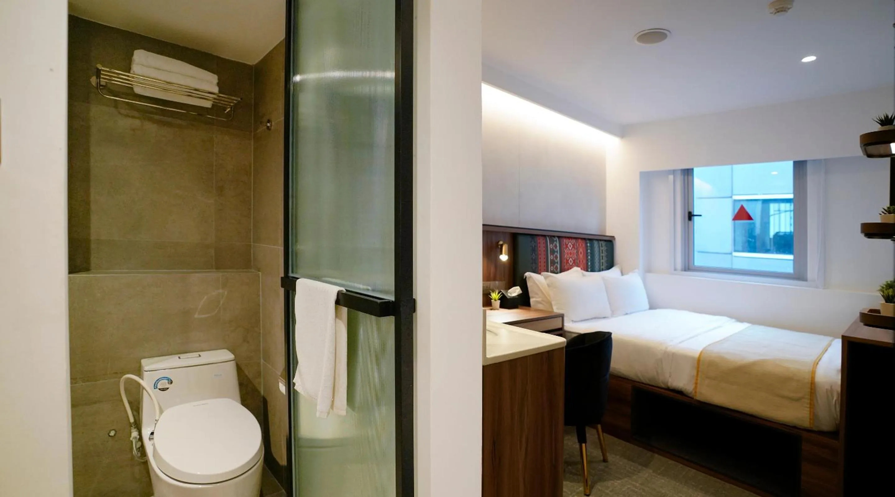 Shower, Bed in ST Signature Bugis Middle