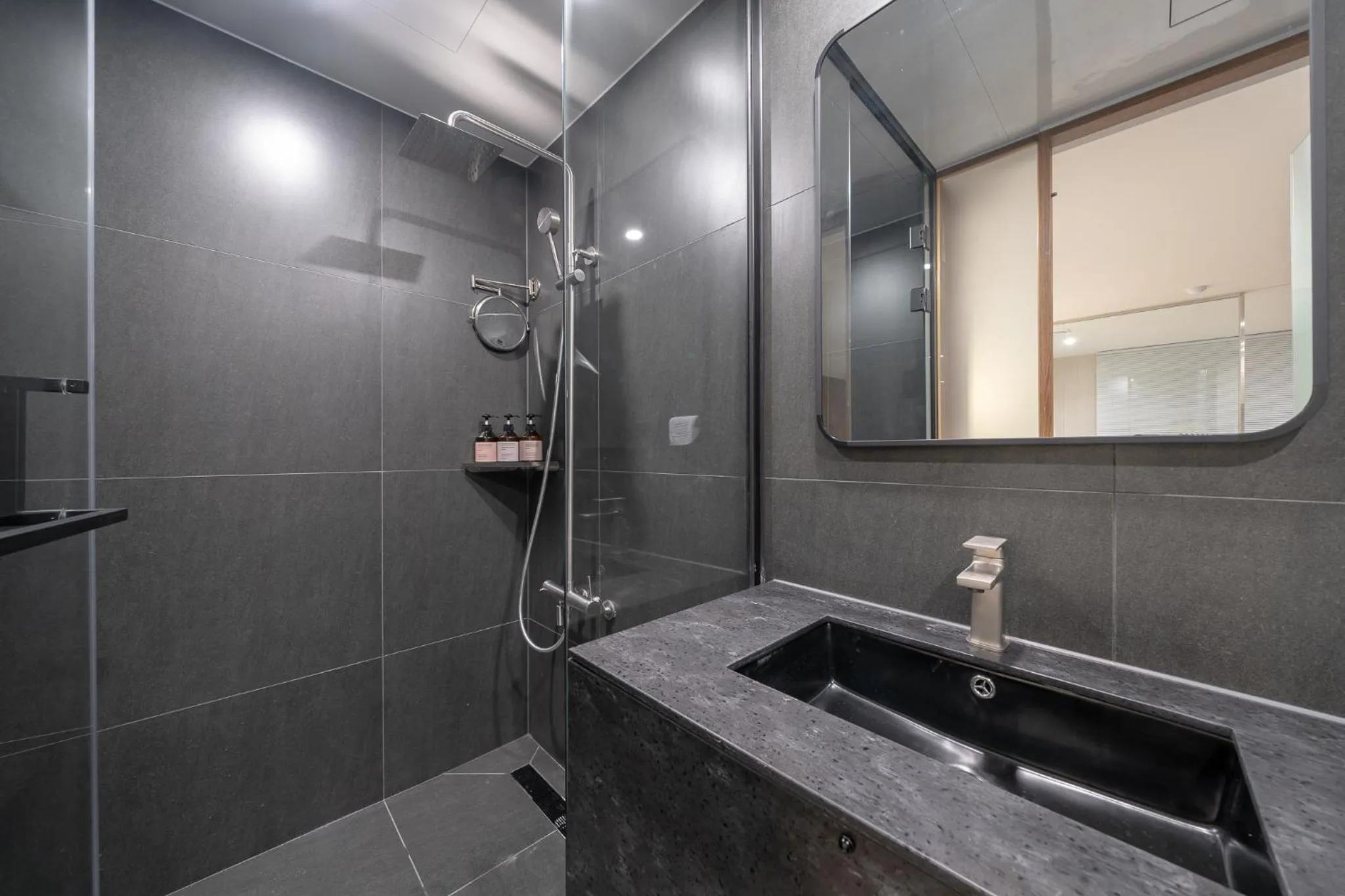 Shower in Simjak Hotel by Aank