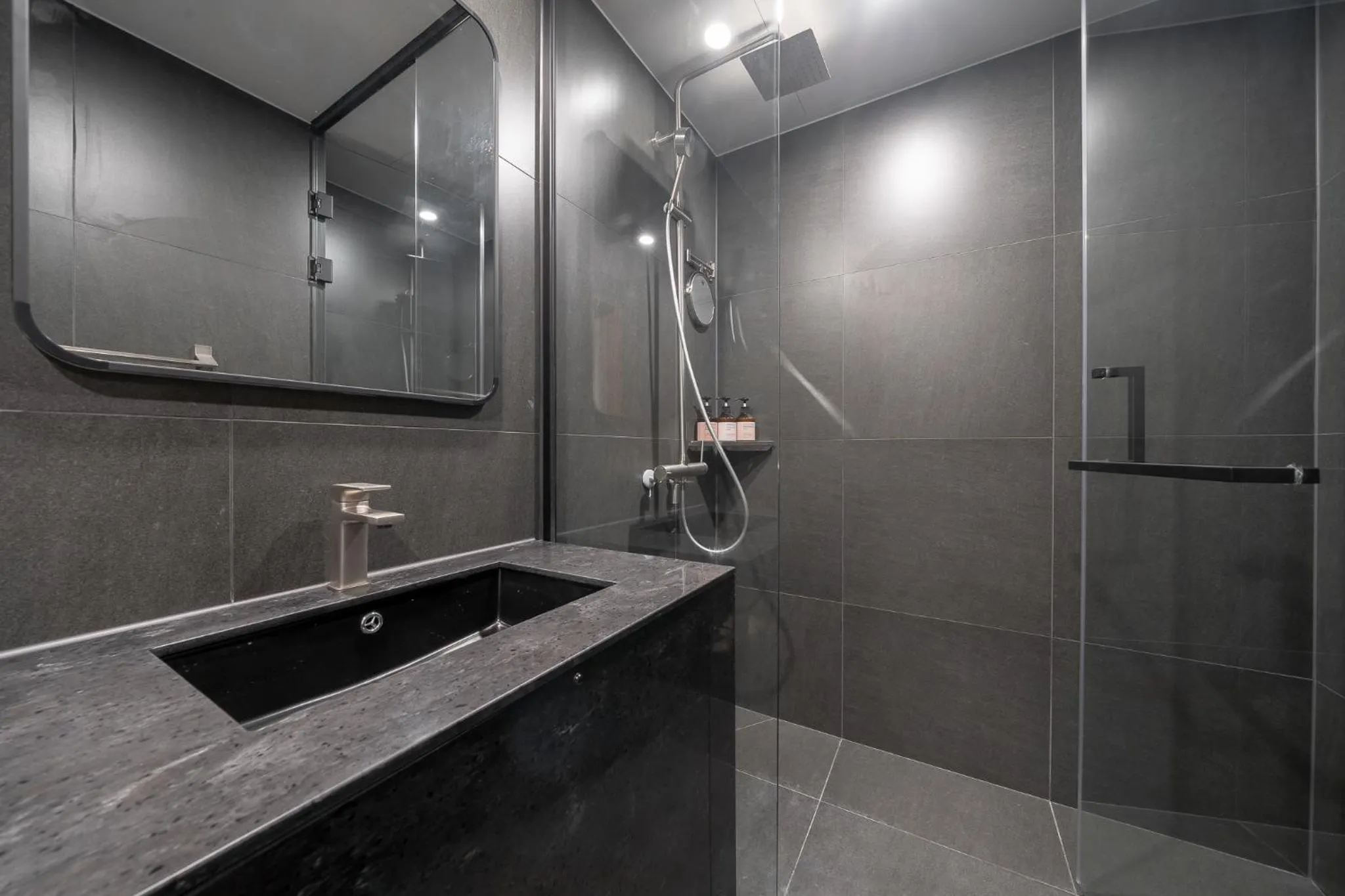 Shower in Simjak Hotel by Aank