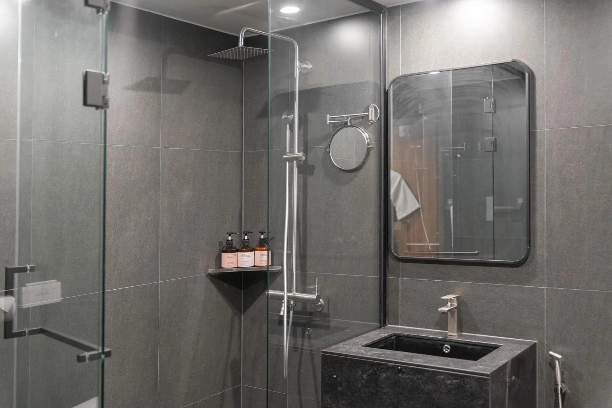 Shower in Simjak Hotel by Aank