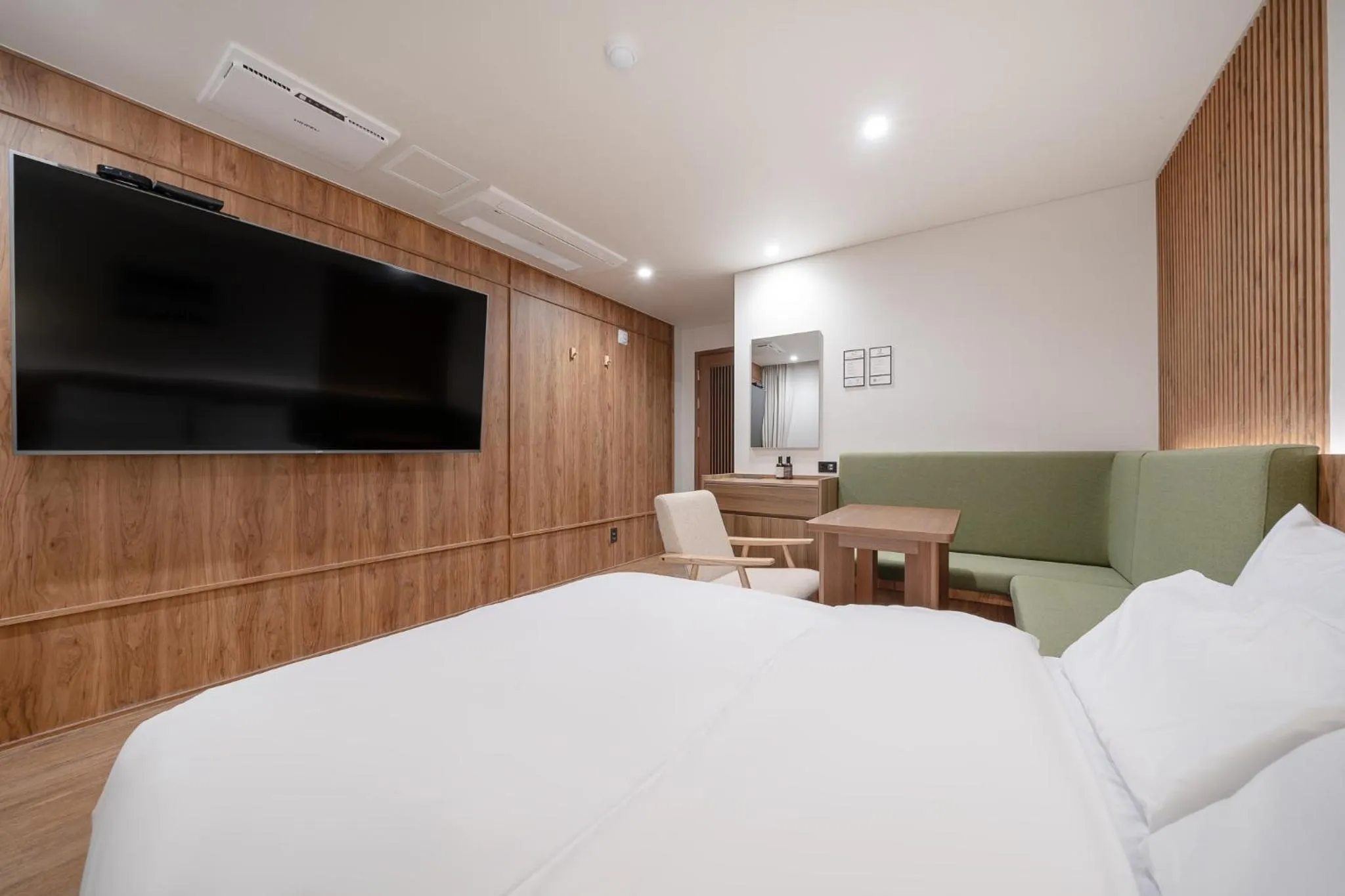 Bed in Simjak Hotel by Aank