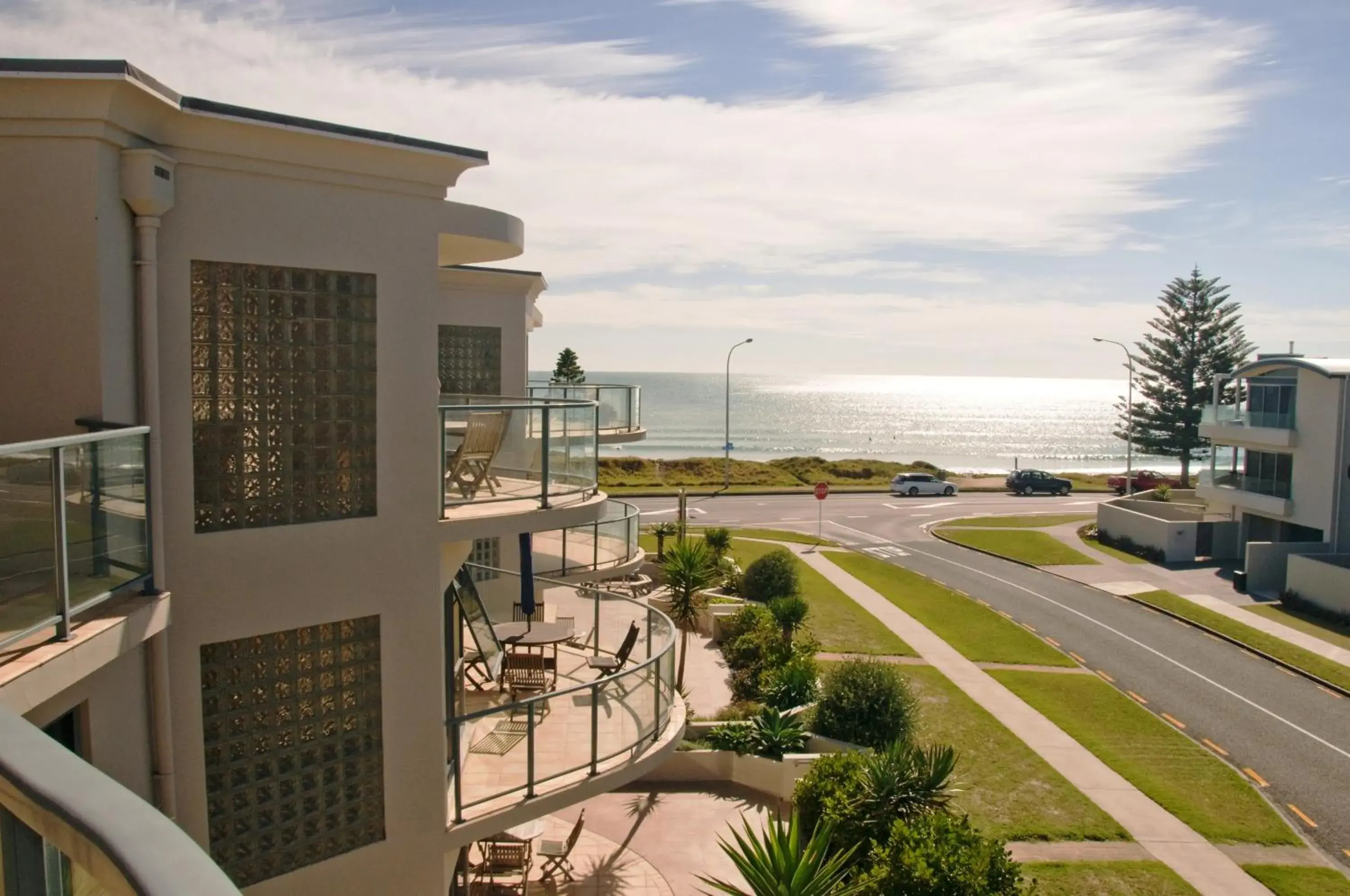 Two-Bedroom Apartment in The Reef Beachfront Apartments Two-Bedroom Apartment in The Reef Beachfront Apartments