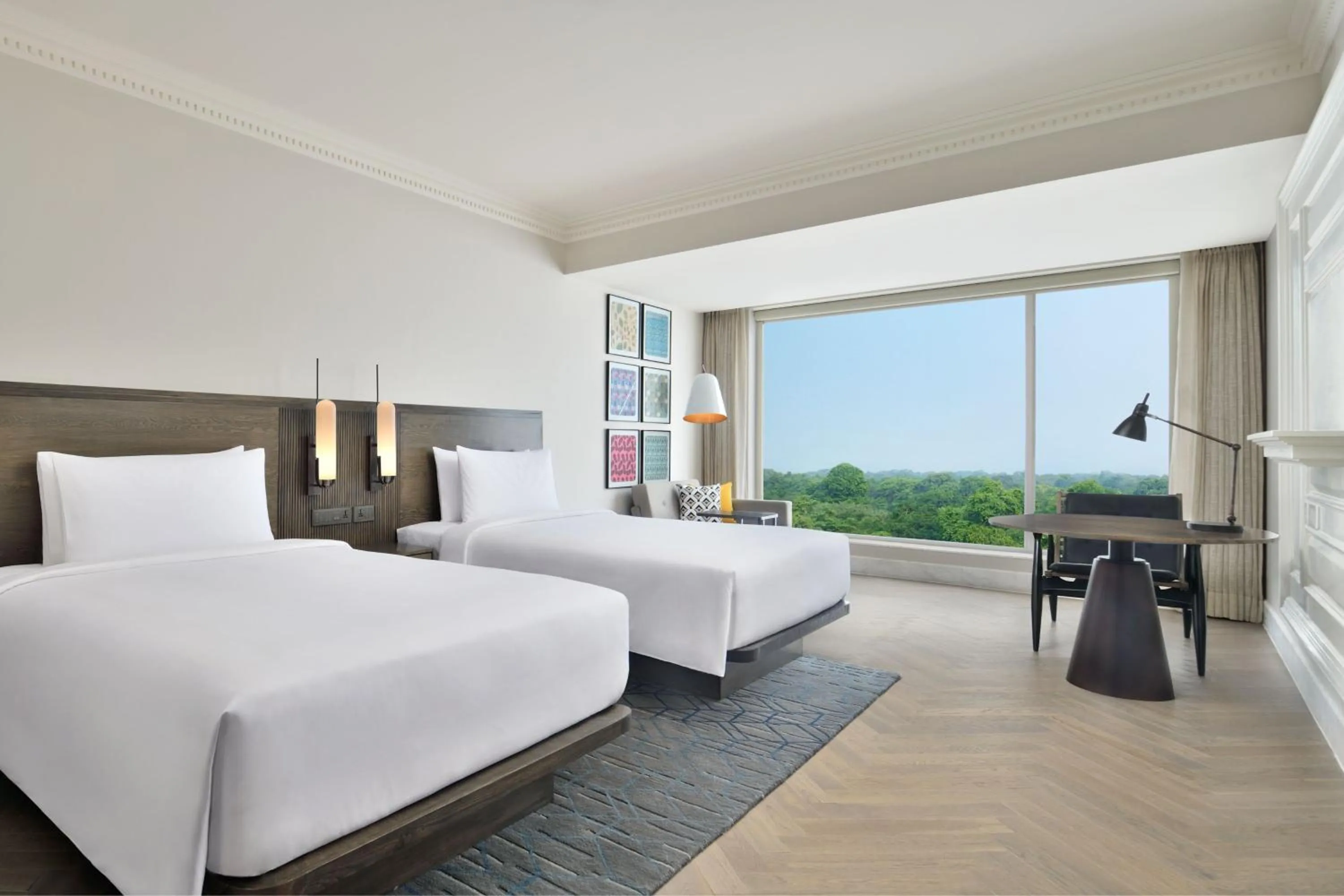 Photo of the whole room, Bed in Le Meridien Amritsar