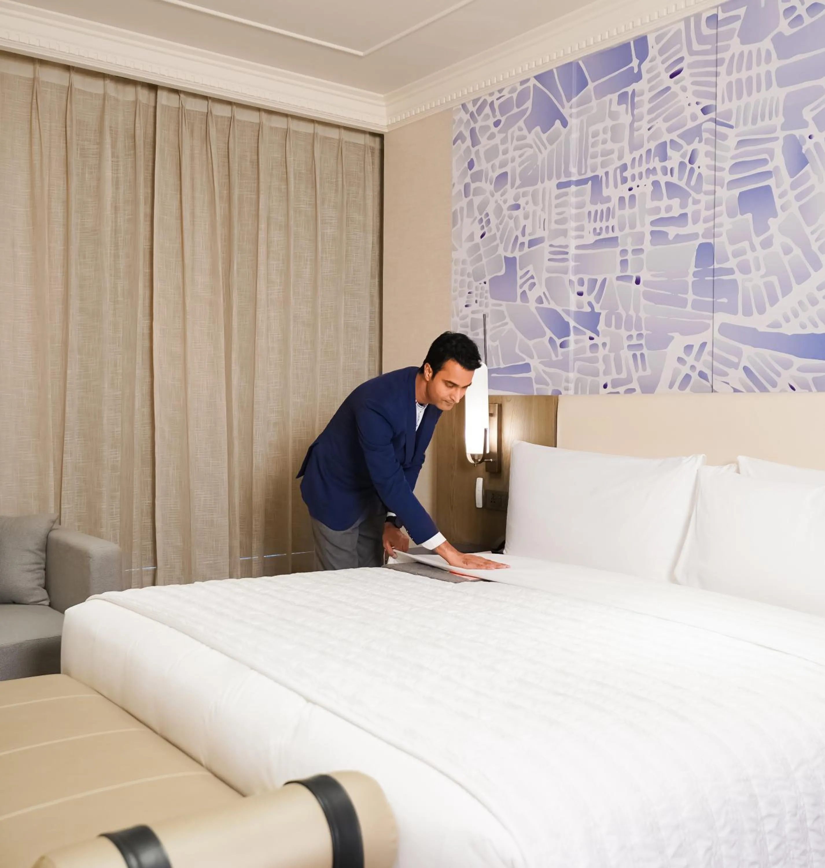 Bedroom, Bed in Le Meridien Amritsar