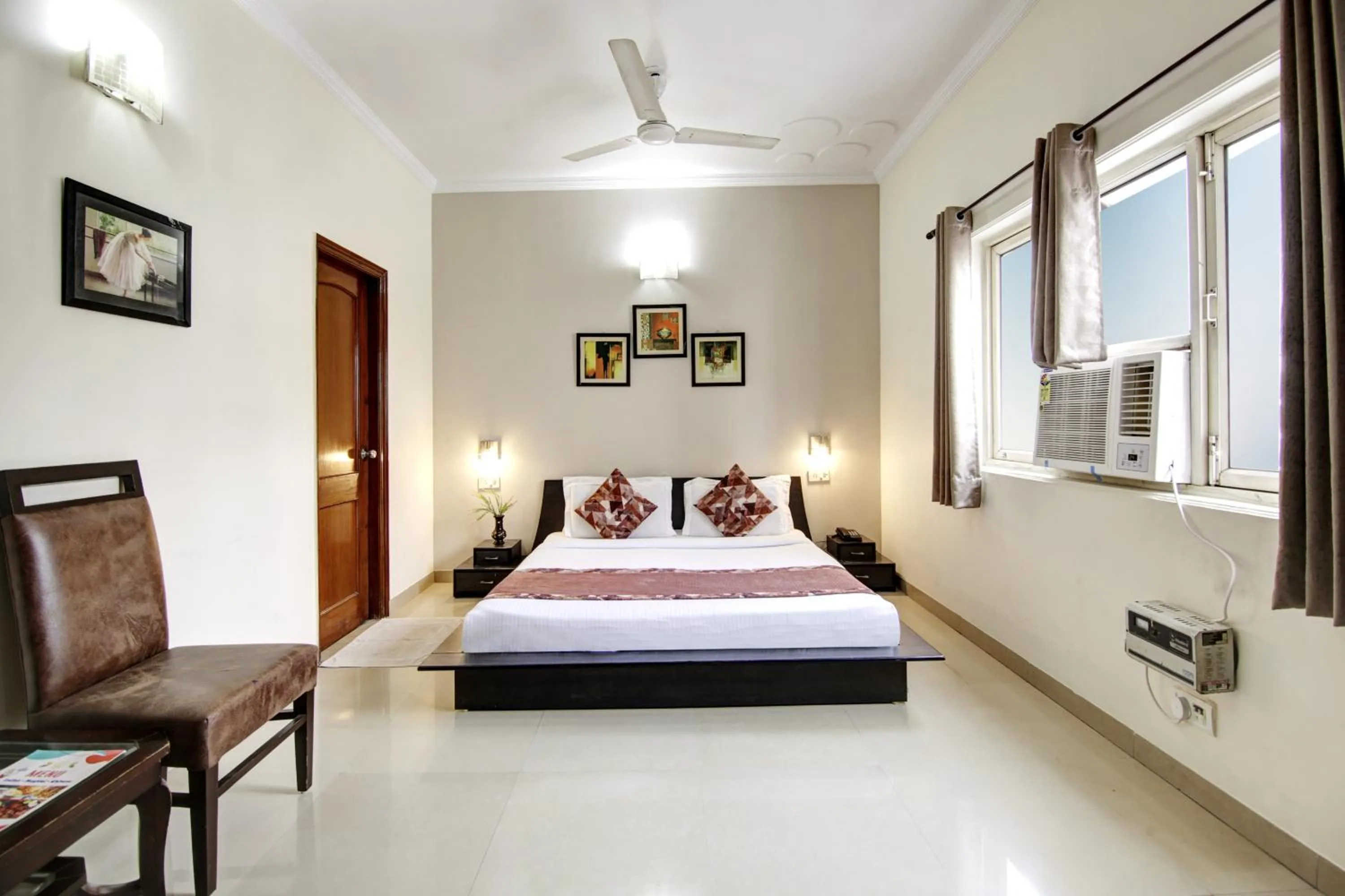 Bed in Persona International Hotel Karol Bagh Delhi