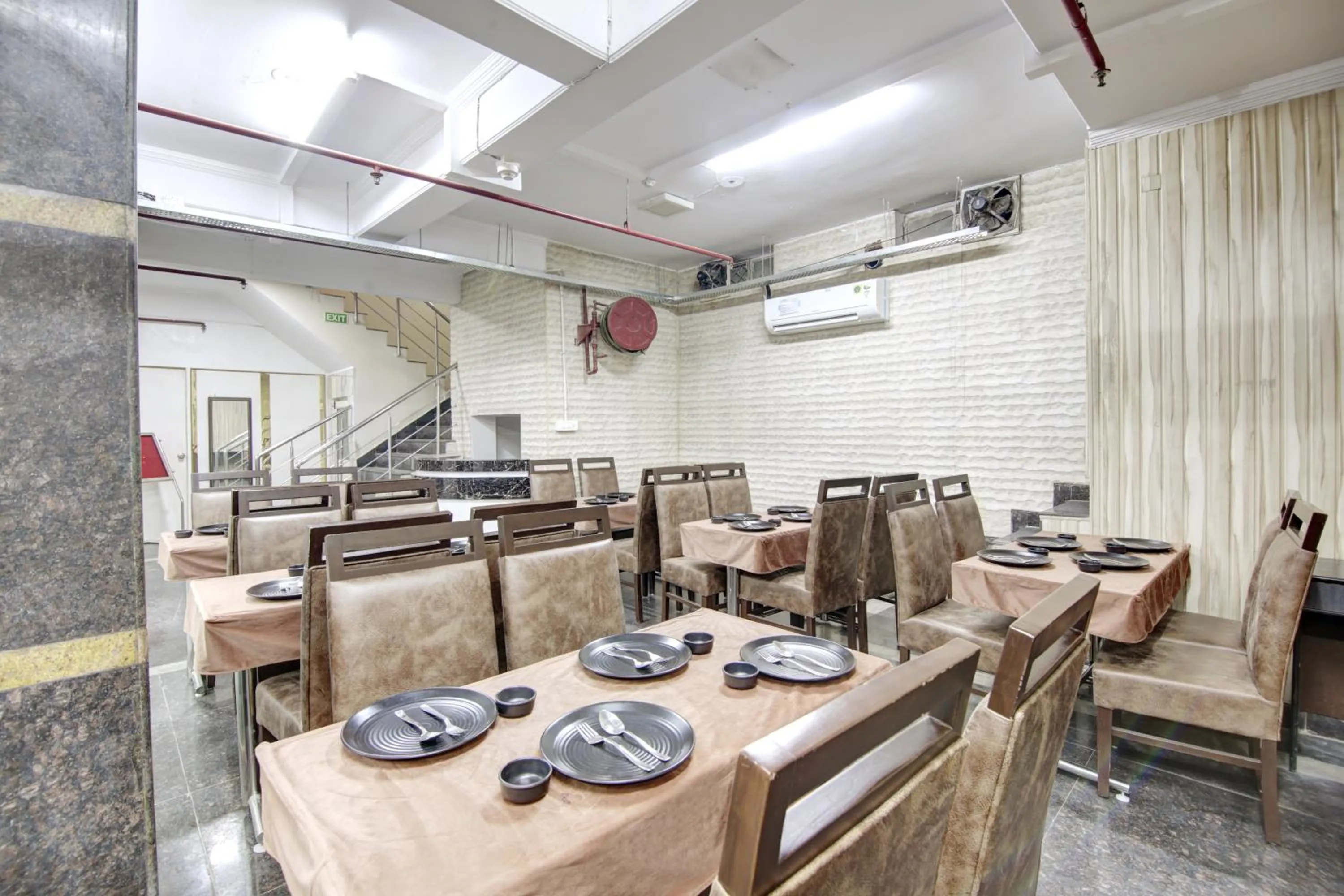 Restaurant/places to eat in Persona International Hotel Karol Bagh Delhi