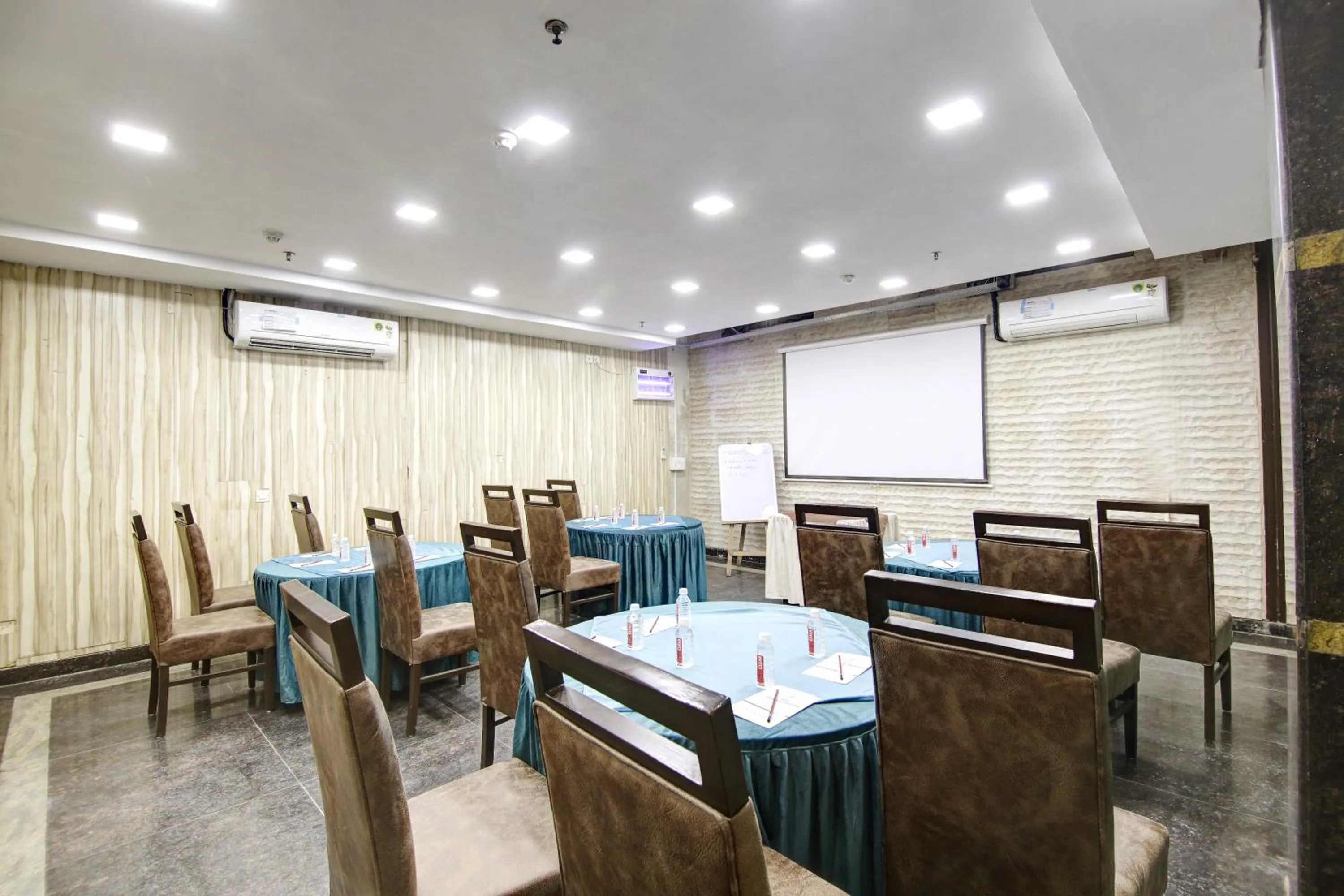 Seating area in Persona International Hotel Karol Bagh Delhi