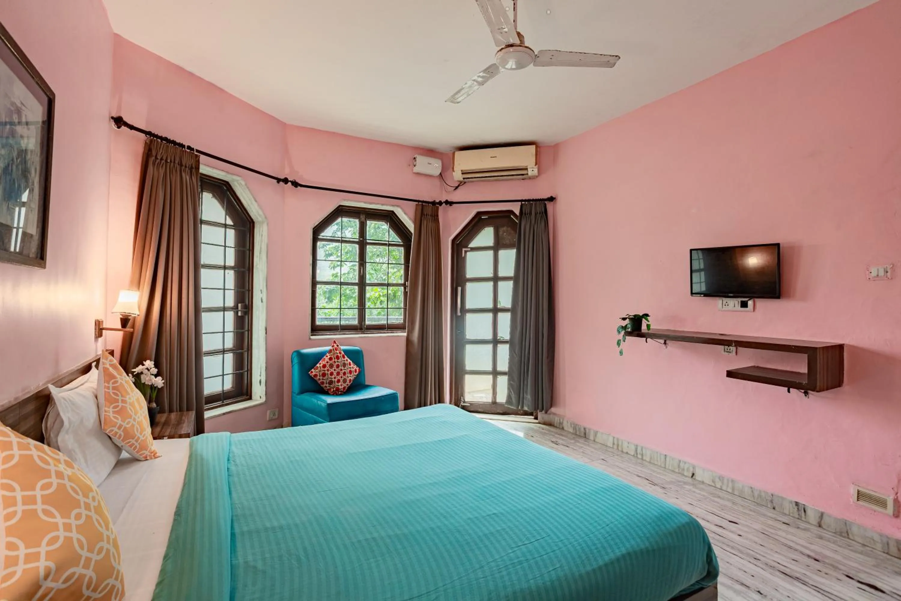 Bed in Hilltop suites by 29 bungalow
