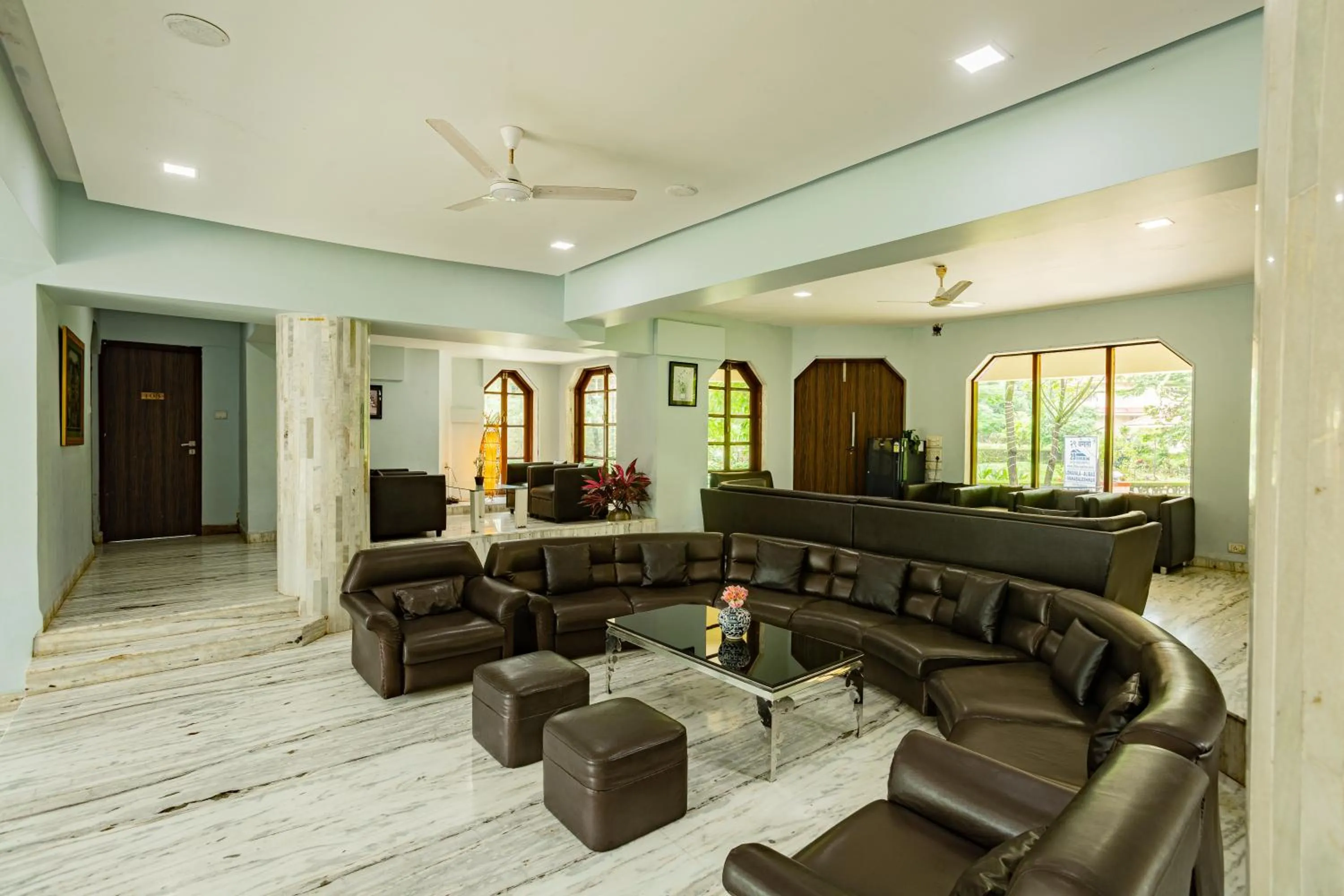 Living room in Hilltop suites by 29 bungalow