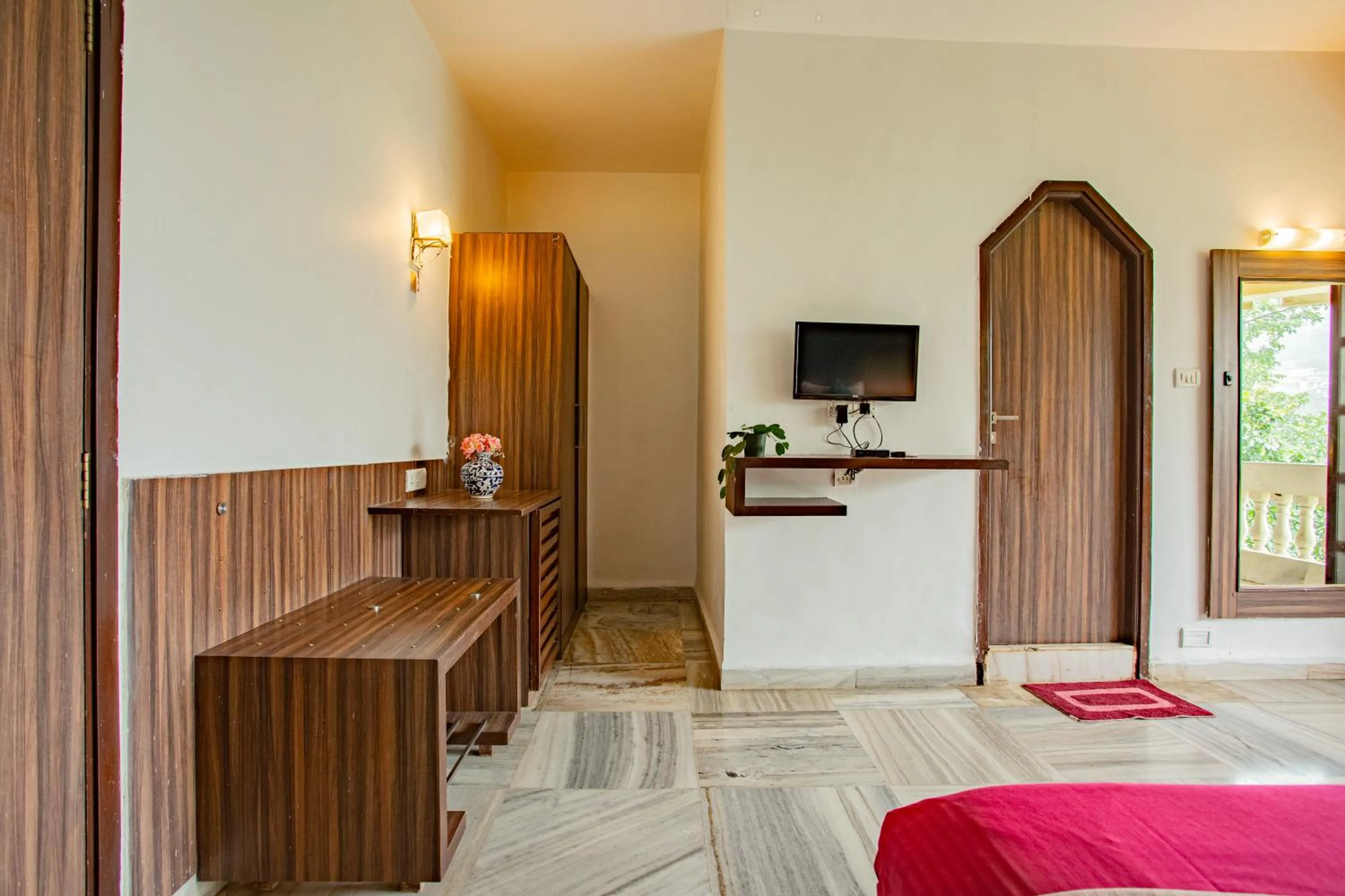 wardrobe, Bed in Hilltop suites by 29 bungalow