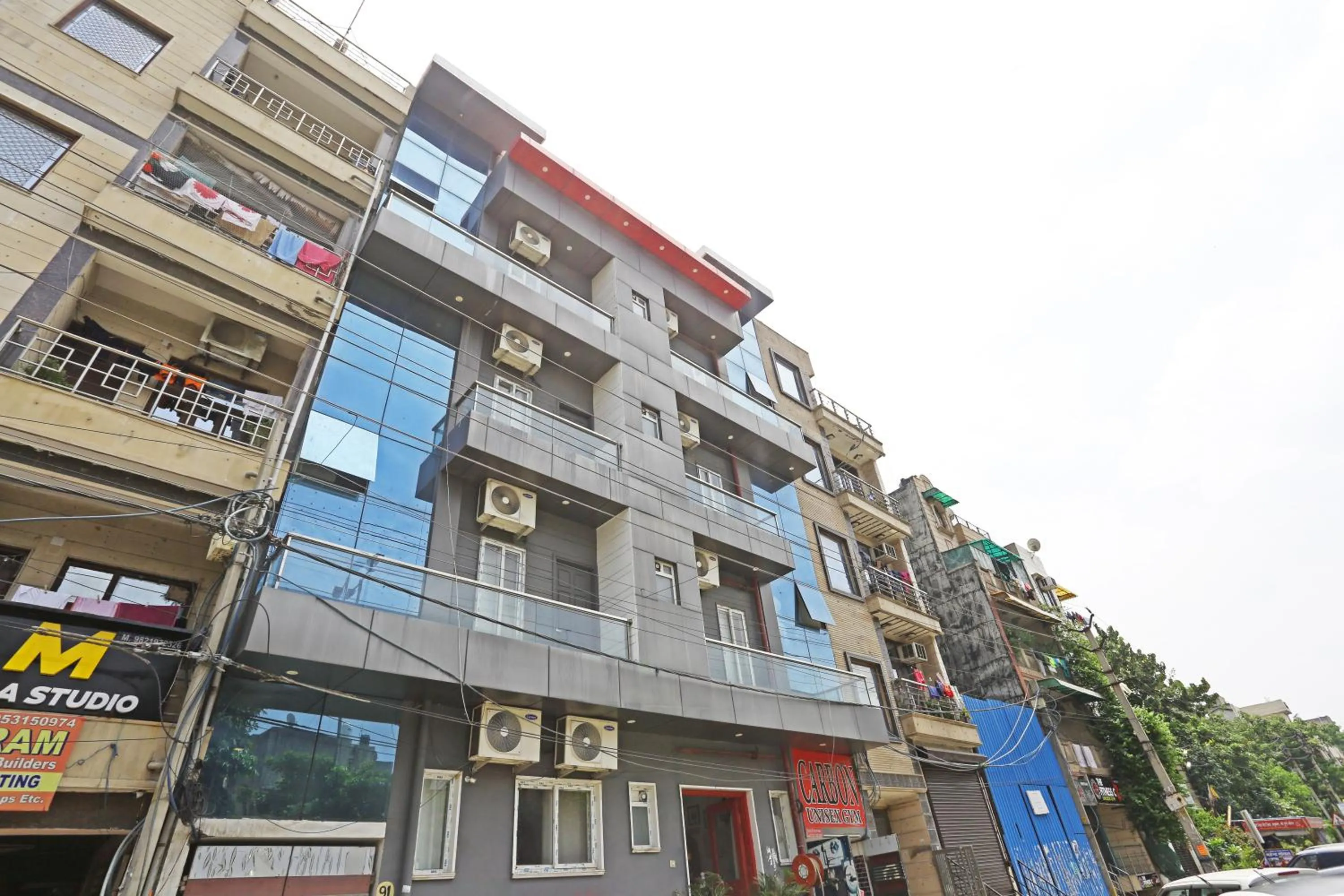 Property building in Hotel Raaso Inn Rohini Sec-16