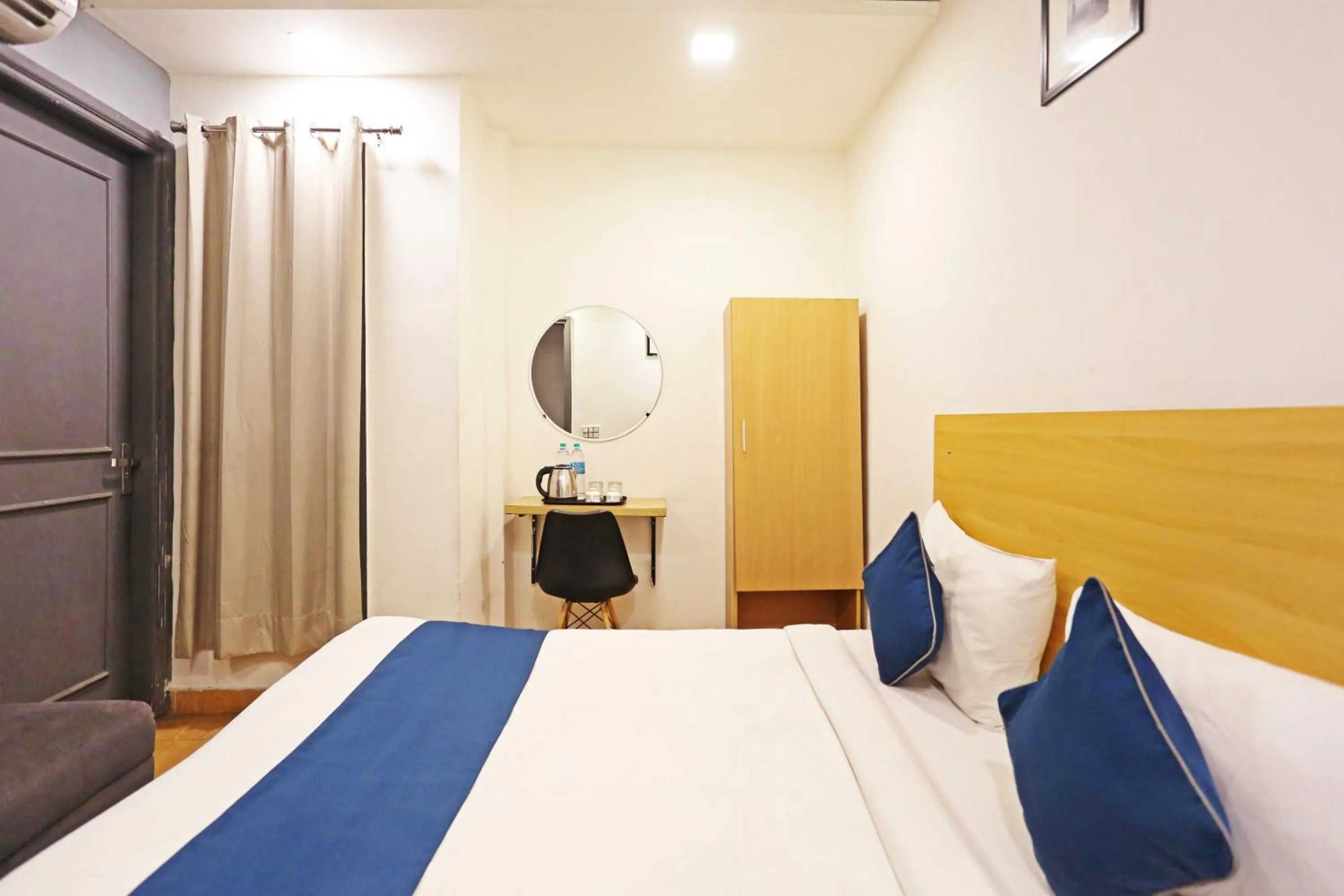 Bed in Hotel Raaso Inn Rohini Sec-16