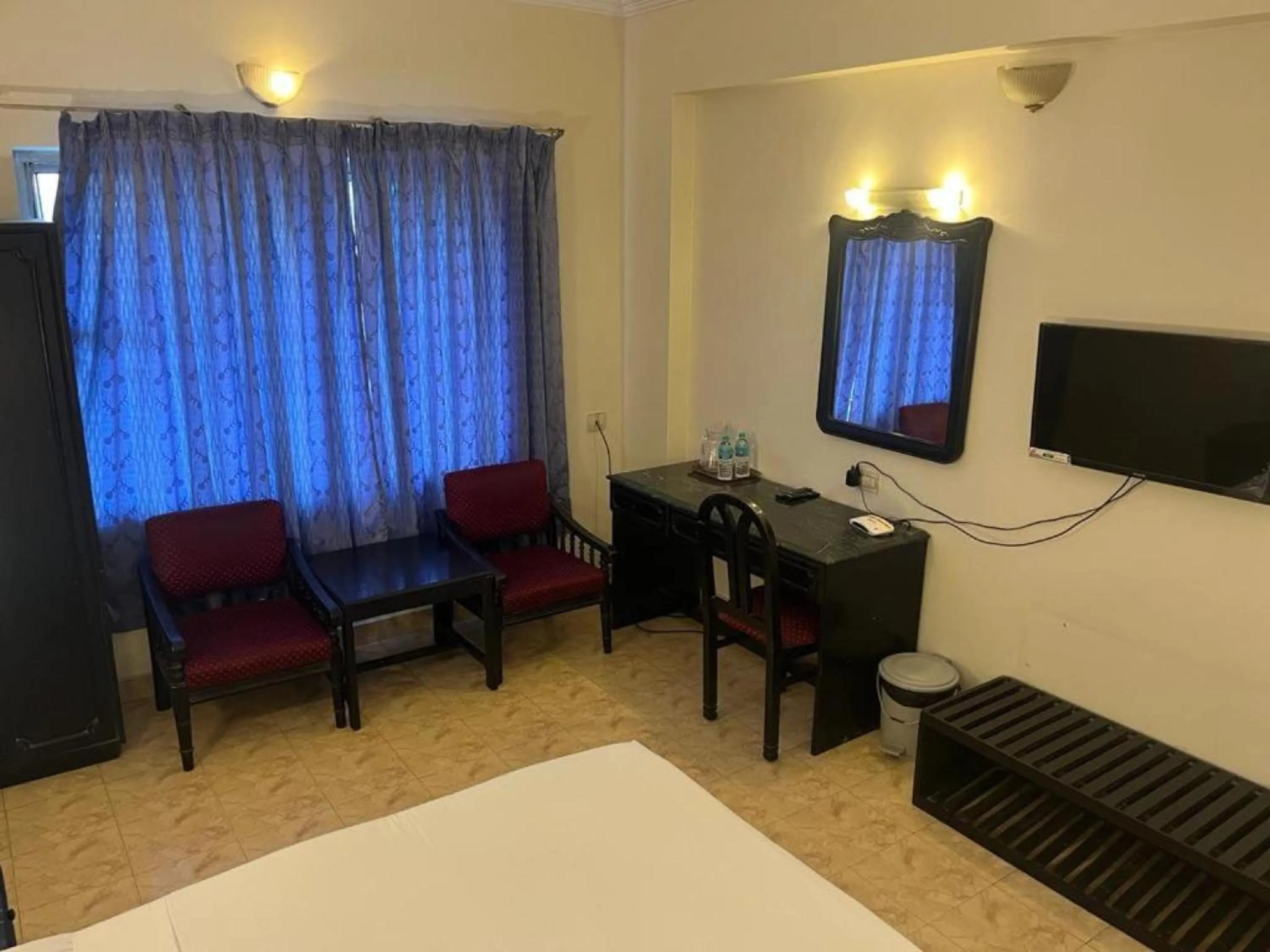 Bedroom, Bed in Hotel City Tower, Chennai Central