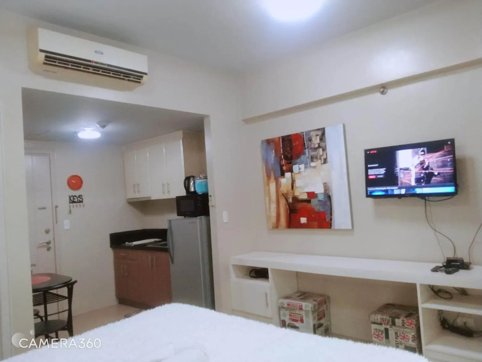 Photo of the whole room, Bed in Pasay Condotel near NAIA terminal 3 (3 mins walk in)