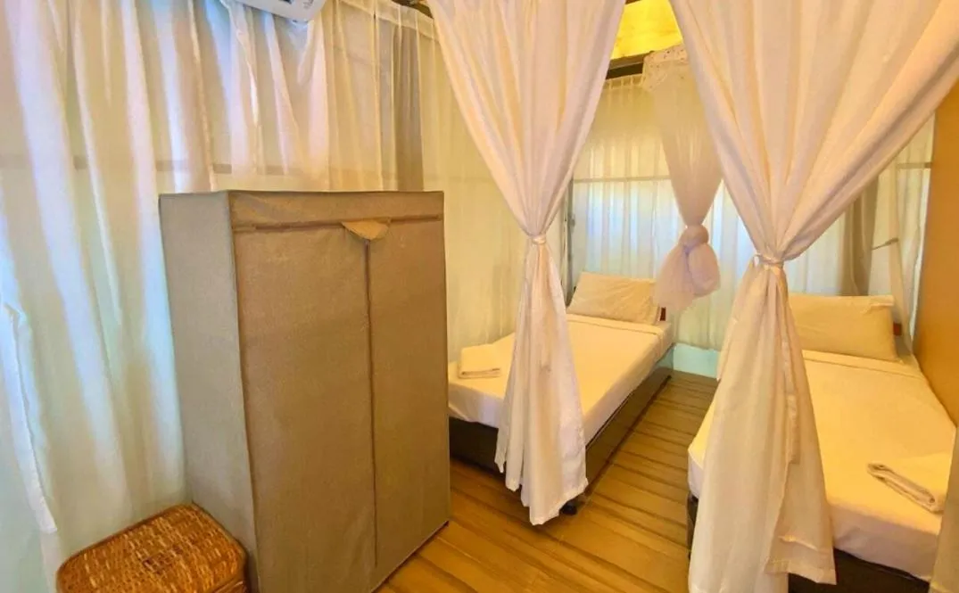 Bed in Playa La Caleta Bataan