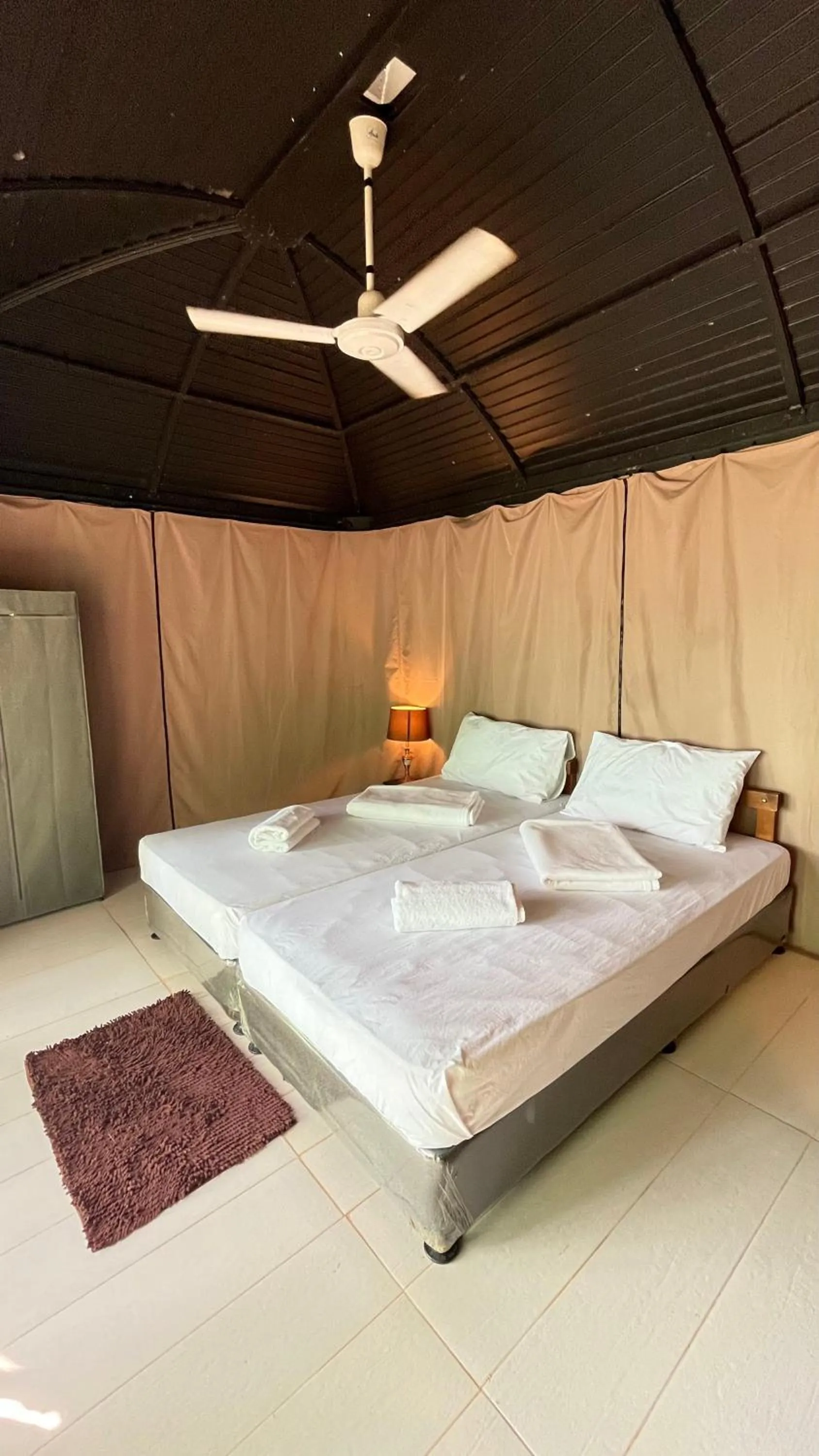 Bed in Playa La Caleta Bataan